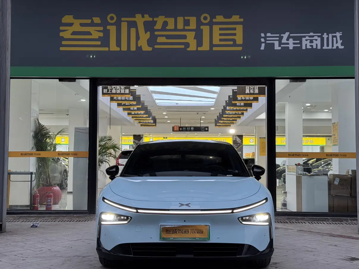 Xpeng P7+  из Китая