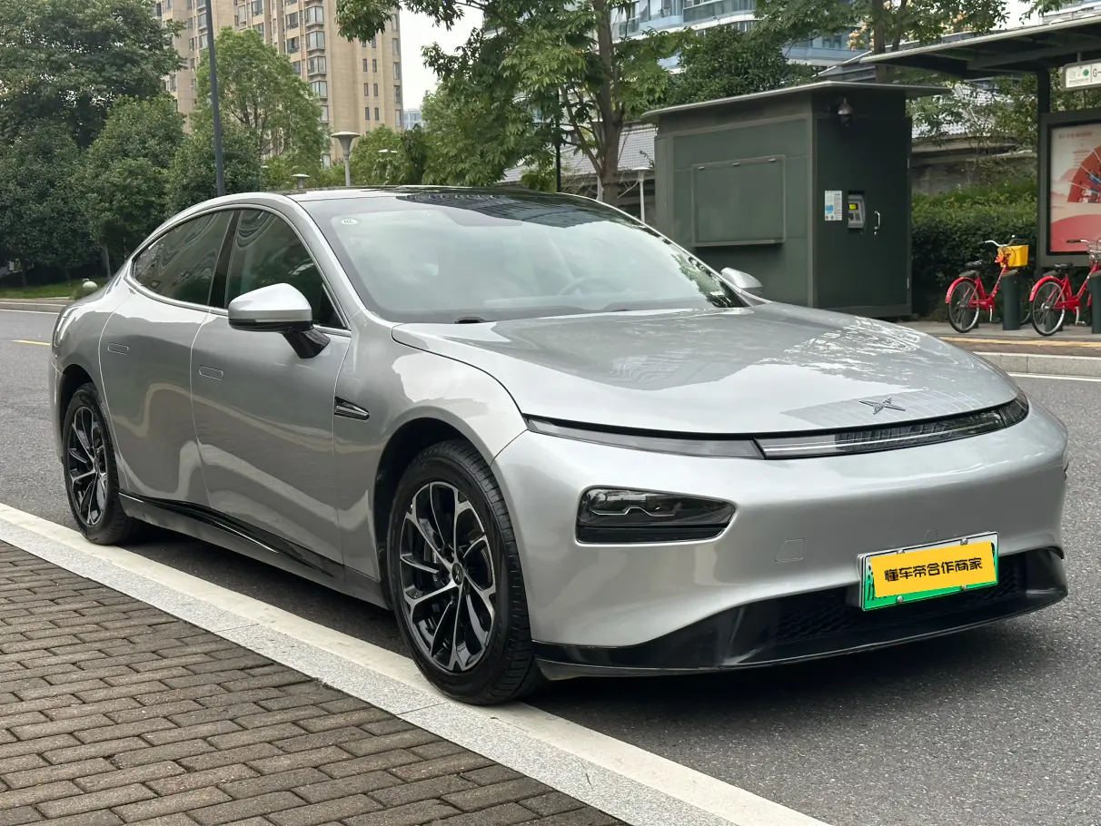 Xpeng P7  из Китая