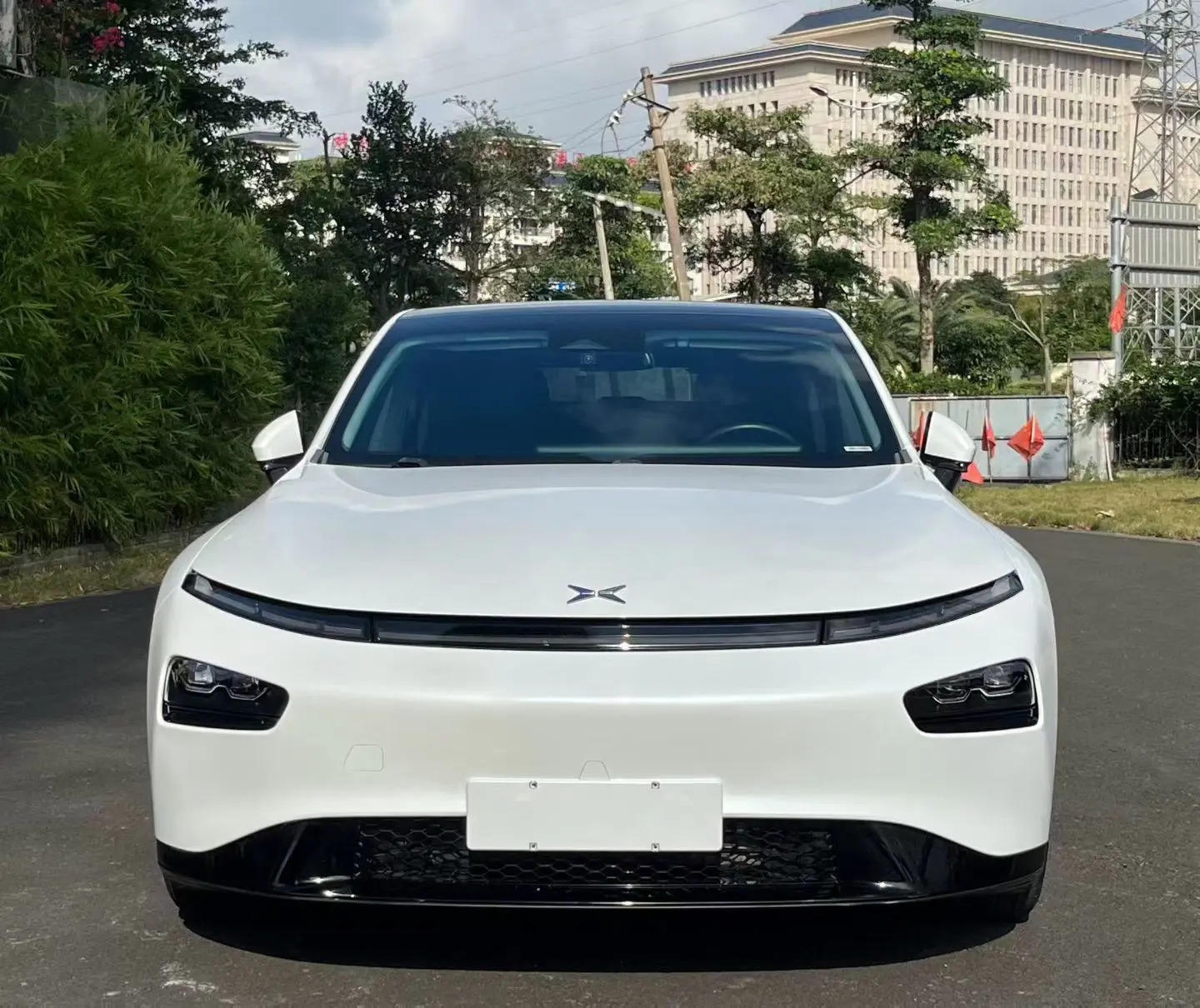 Xpeng P7  из Китая