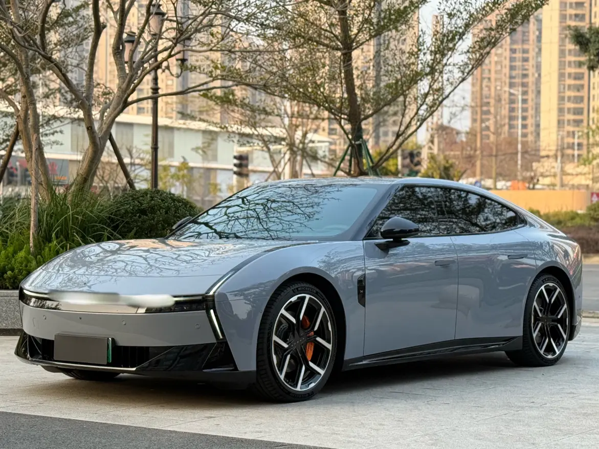 Xpeng P7  из Китая