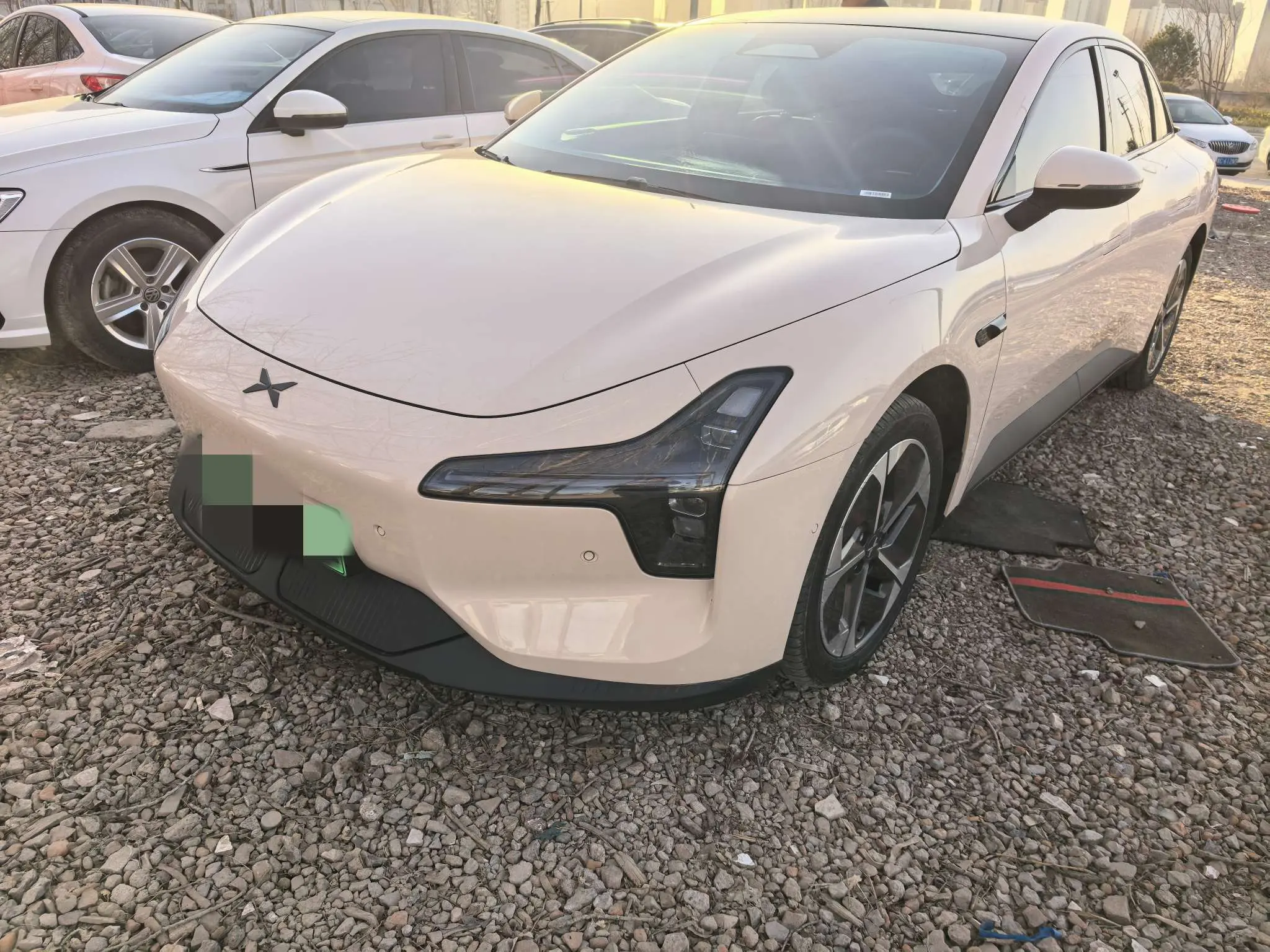 Xpeng Xiaopeng MONA M03  из Китая