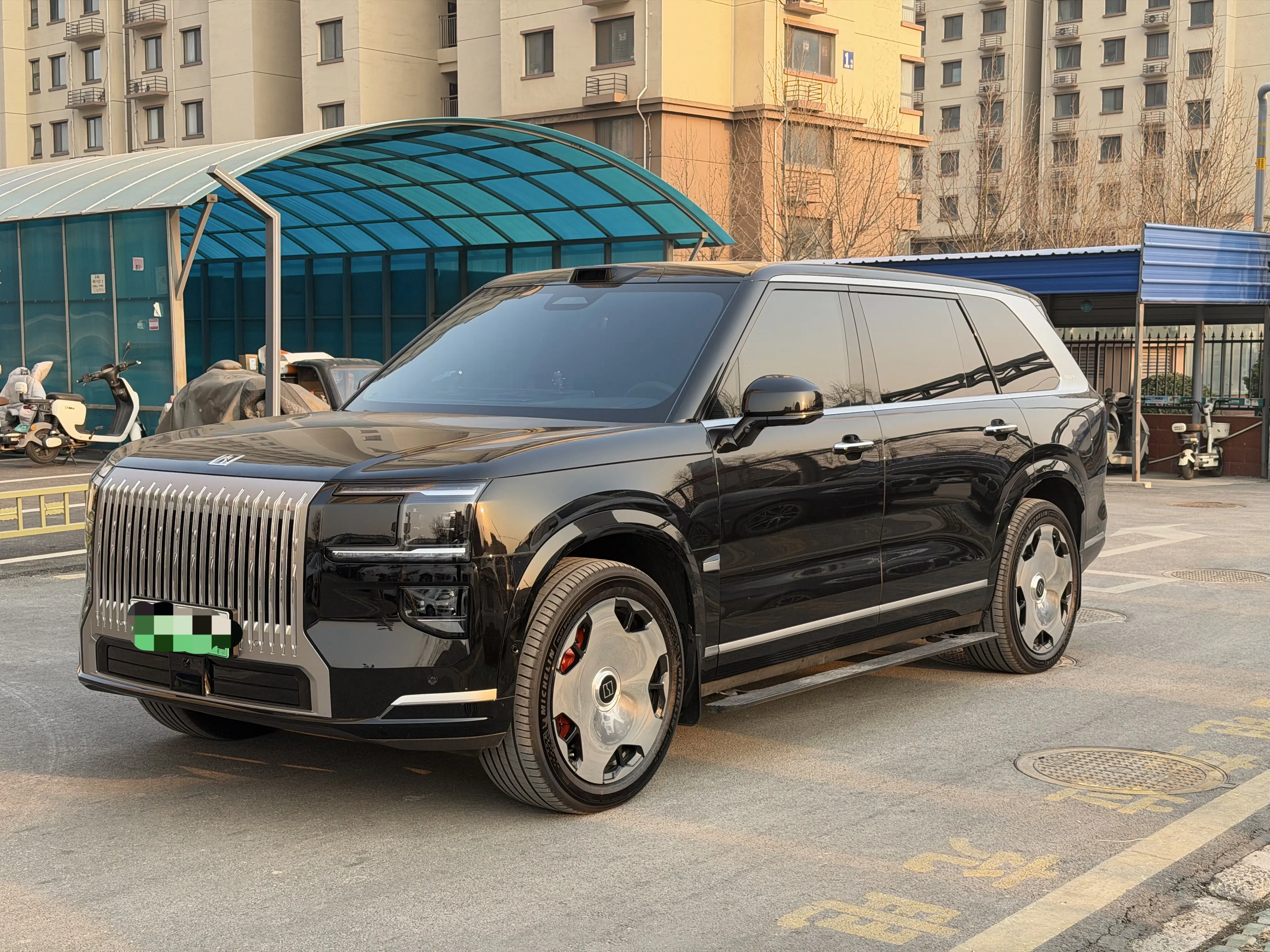 ZEEKR 9X  из Китая