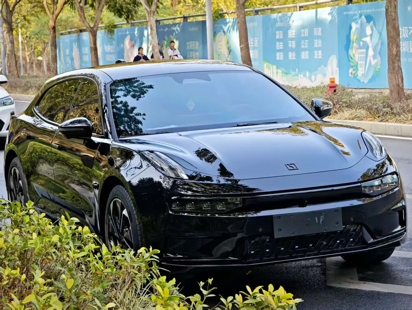 ZEEKR 001  из Китая