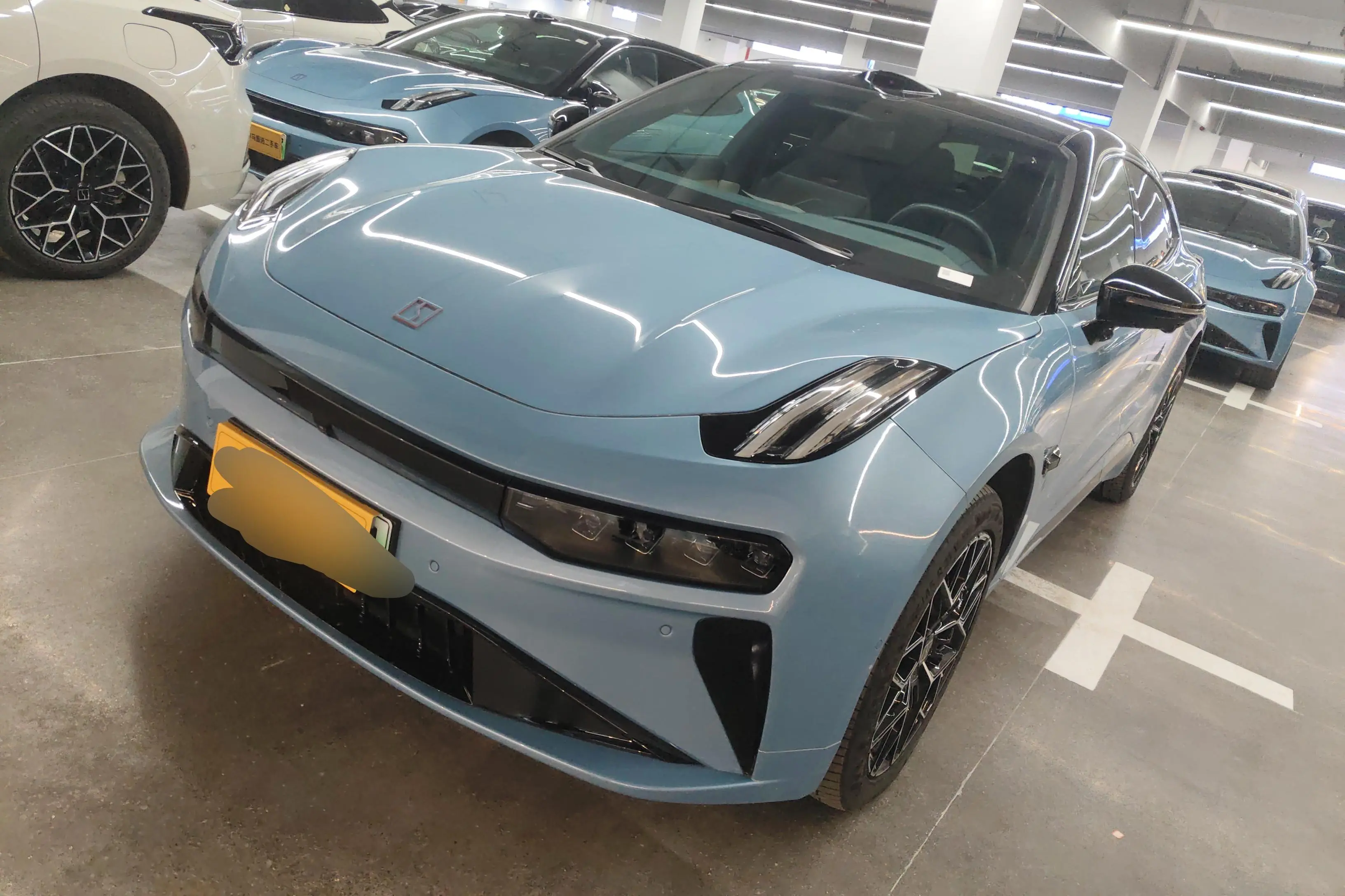 ZEEKR 001  из Китая