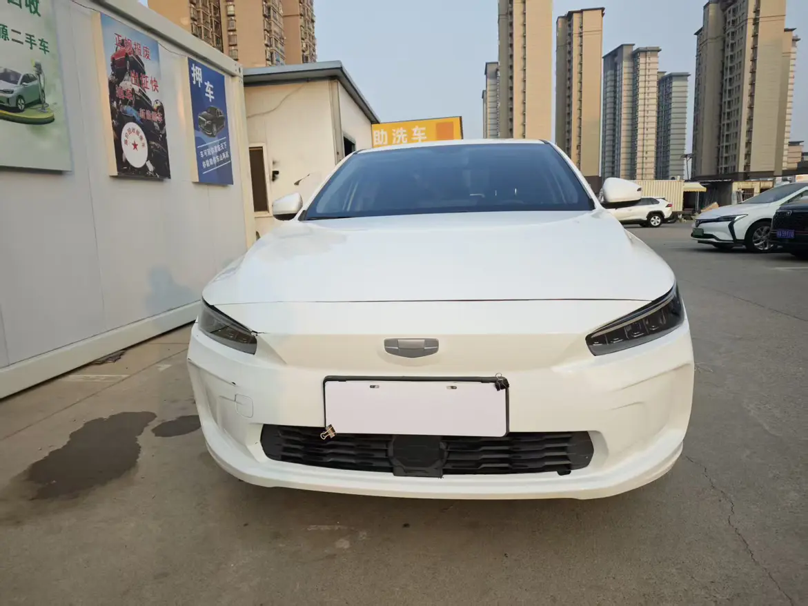 Geely Geometry A  из Китая