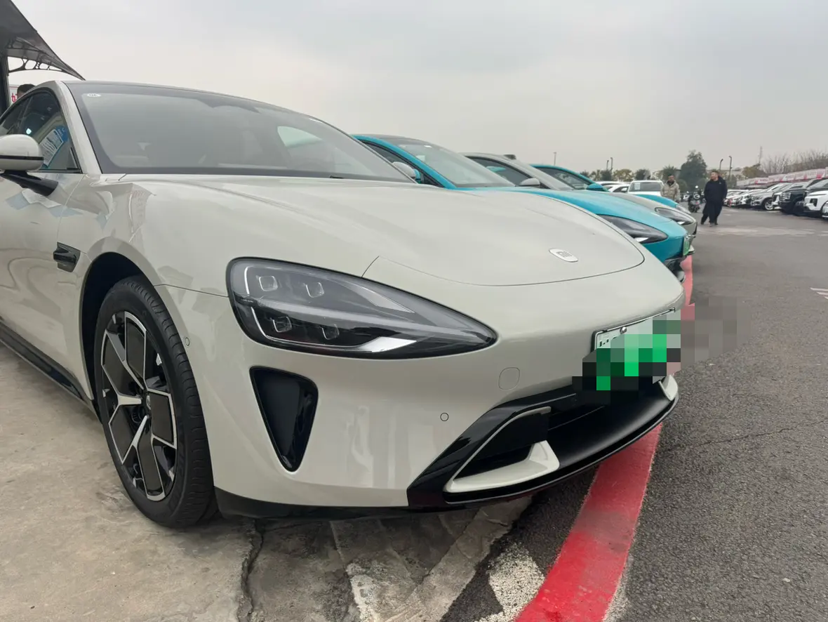 Xiaomi car Xiaomi SU7  из Китая