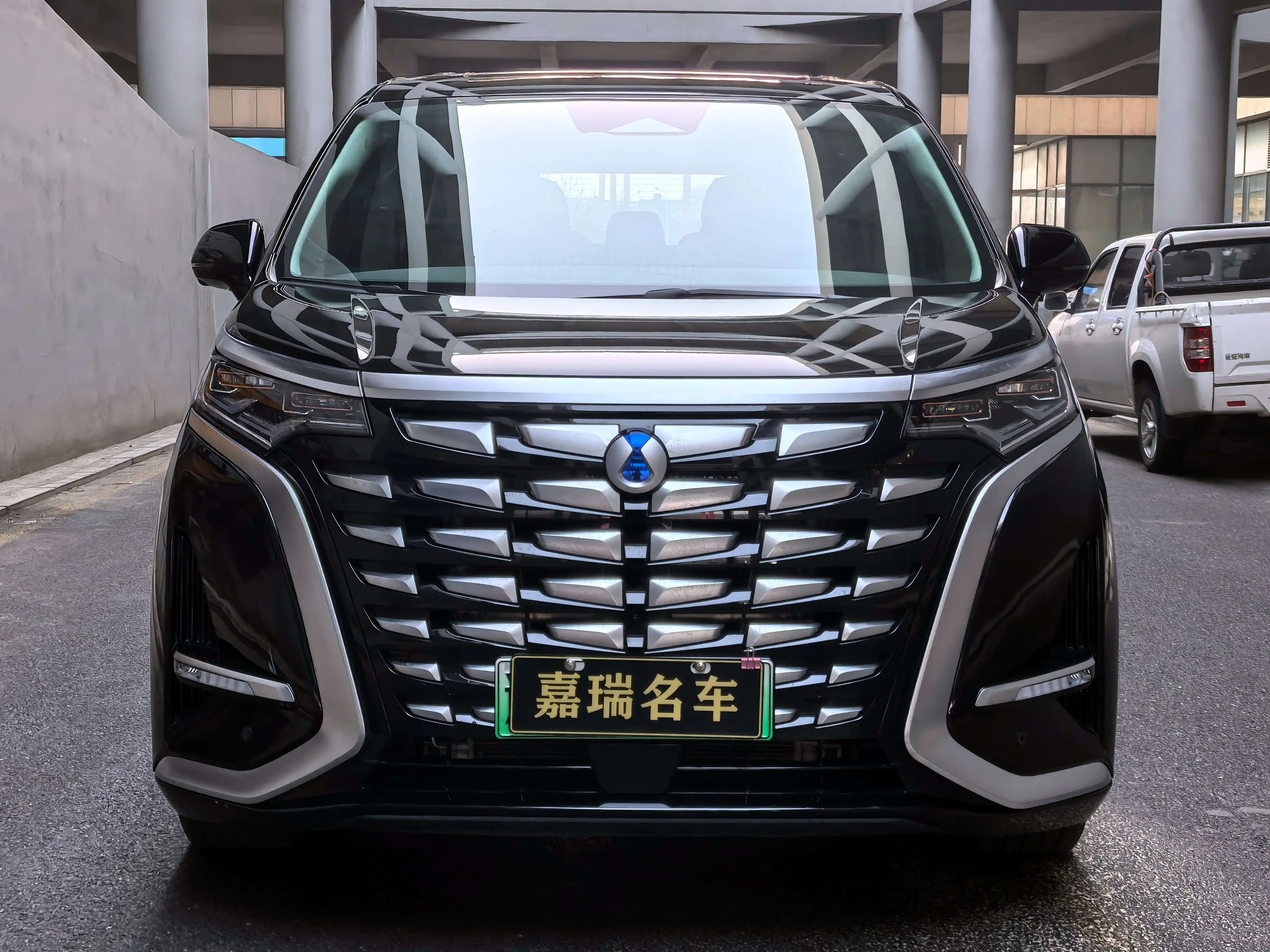 Denza D9 DM  из Китая