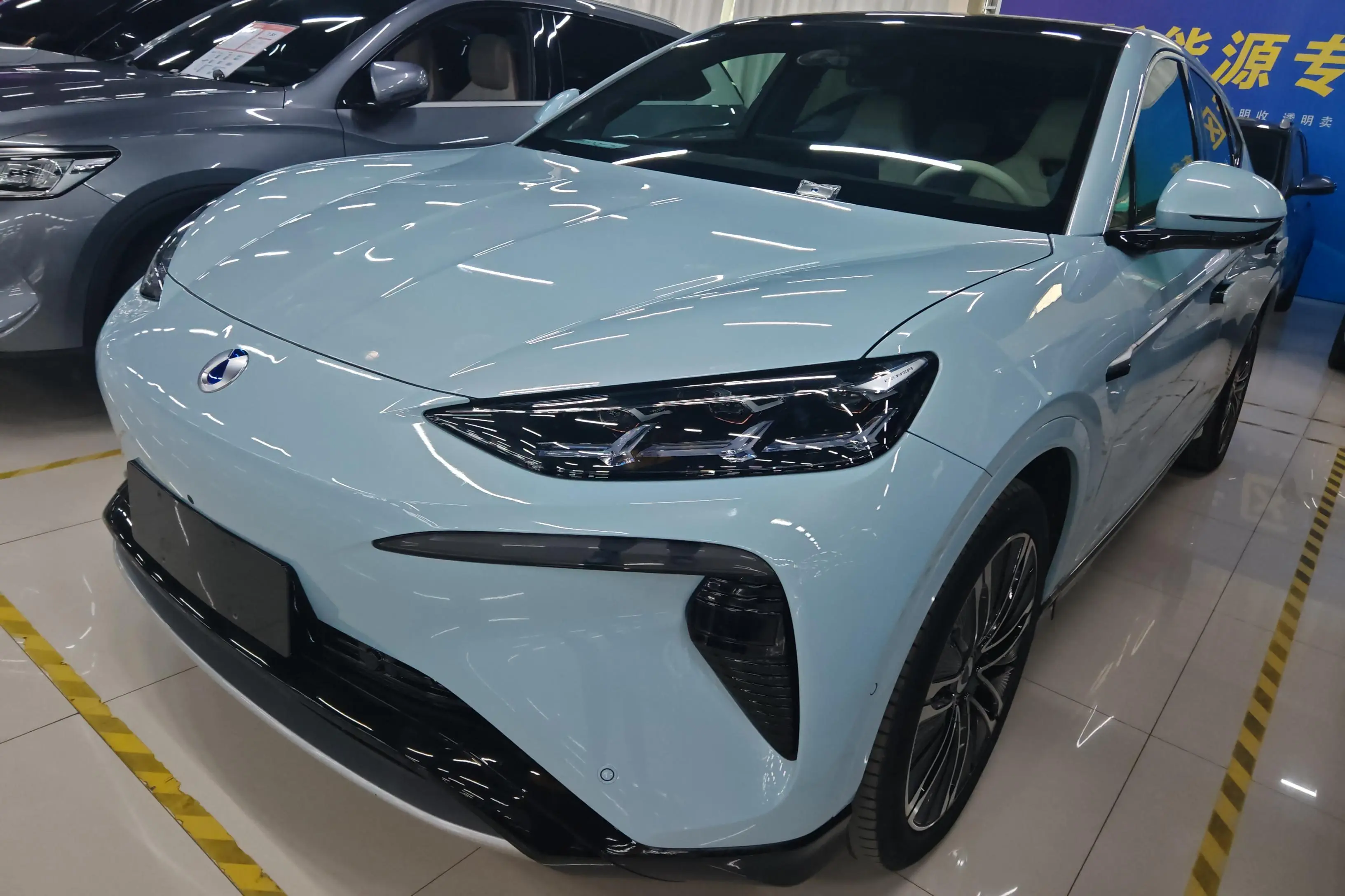 Denza N7  из Китая