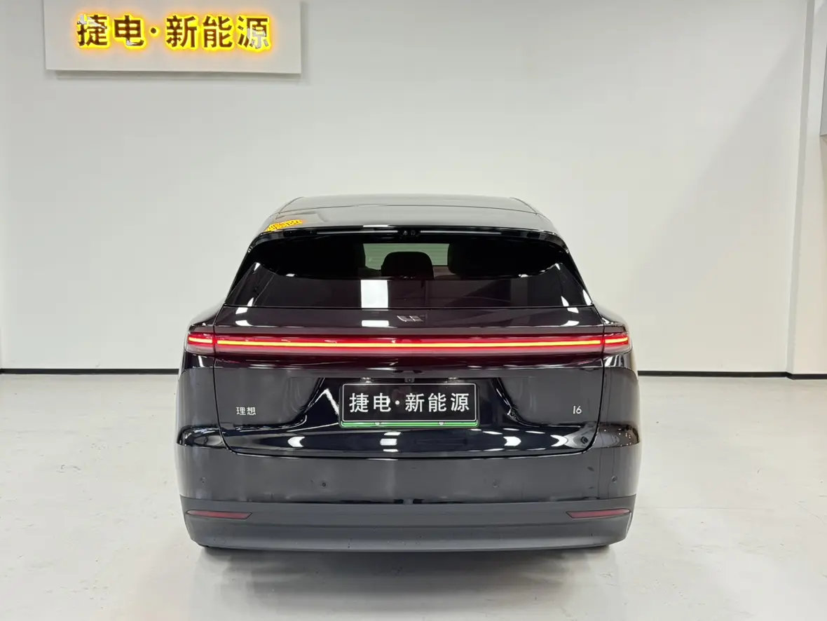 Li Ideal i6  из Китая