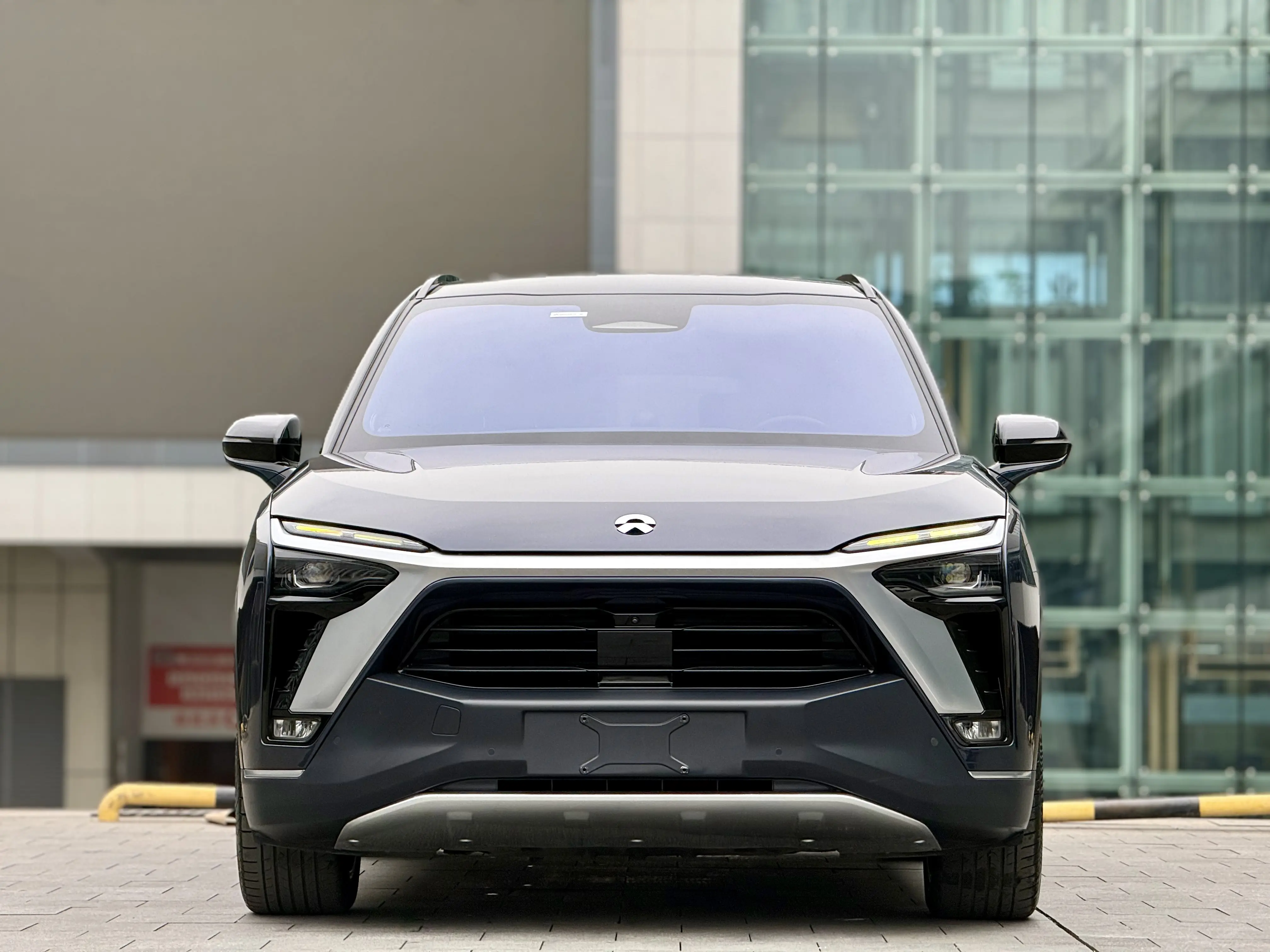 NIO ES8  из Китая