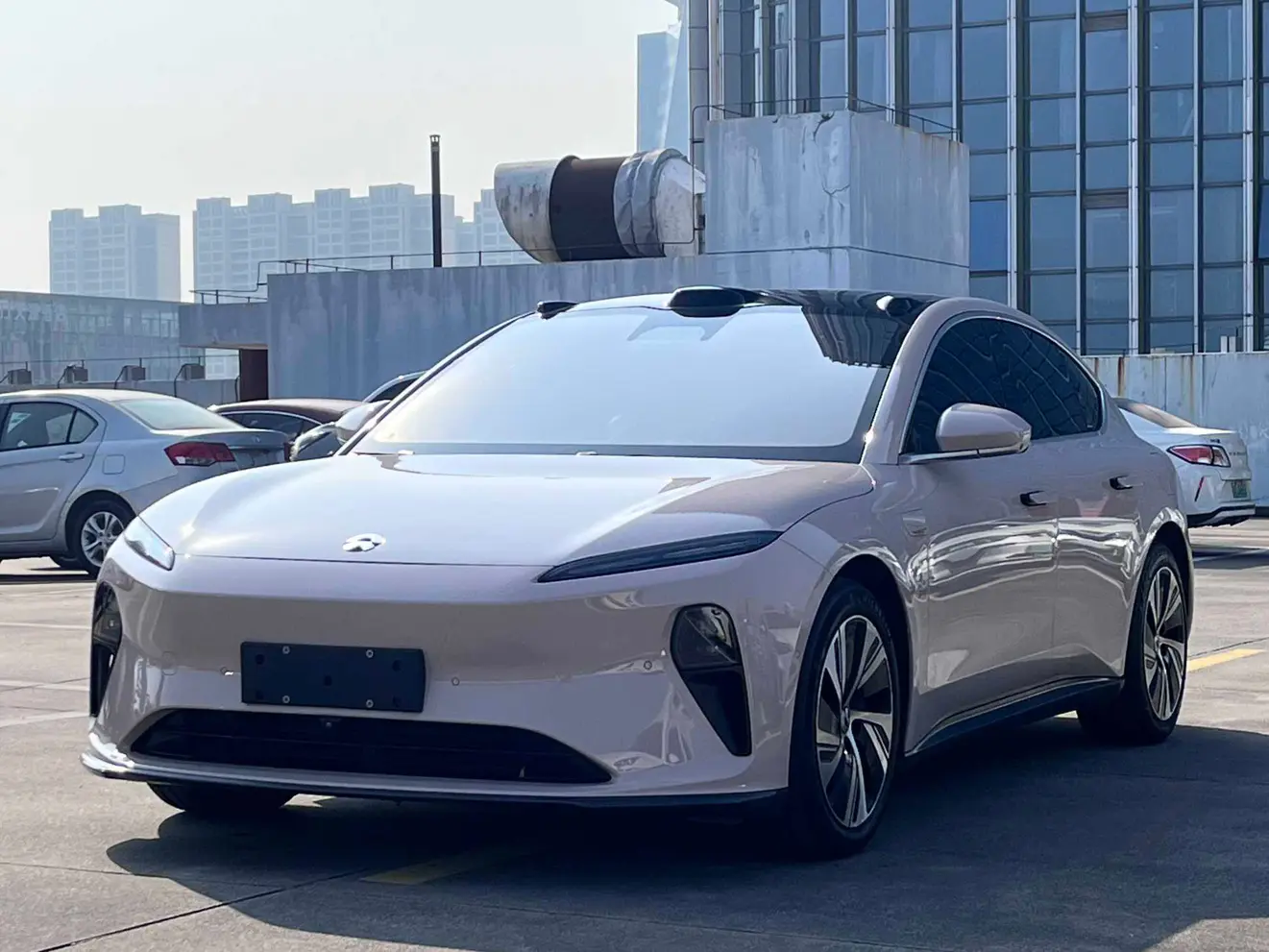 NIO ET5  из Китая