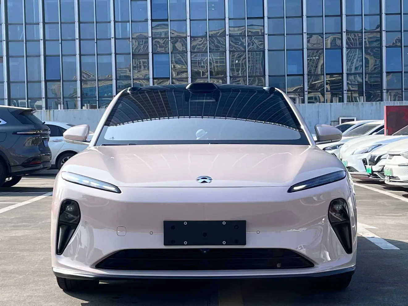 NIO ET5  из Китая