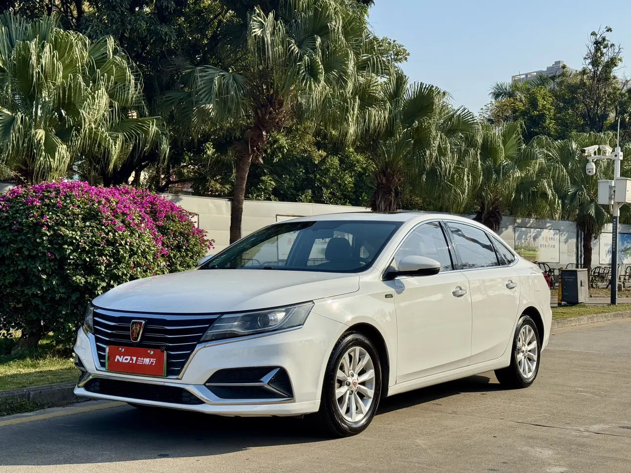 Roewe ei6  из Китая