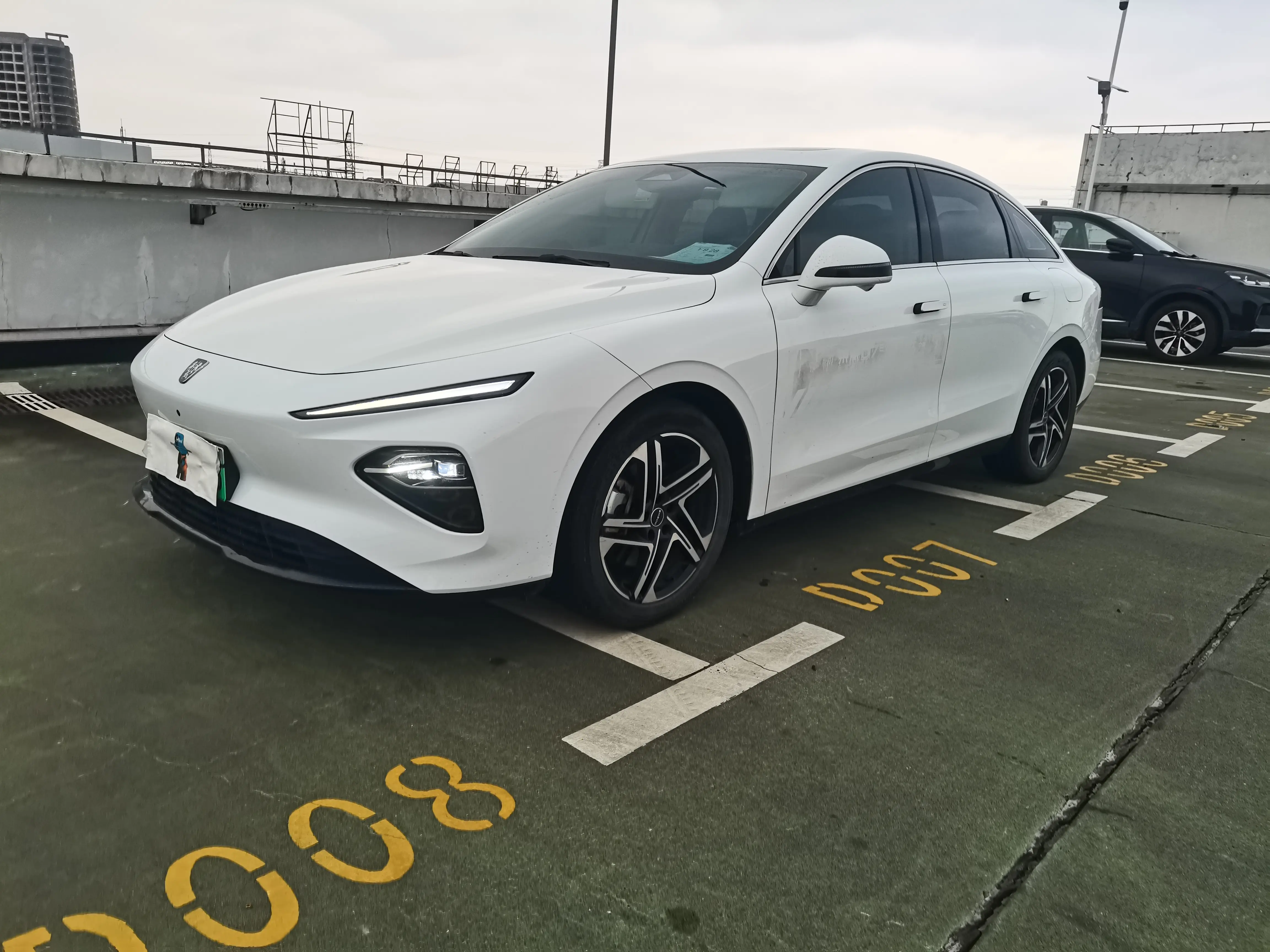 Roewe D7 EV  из Китая