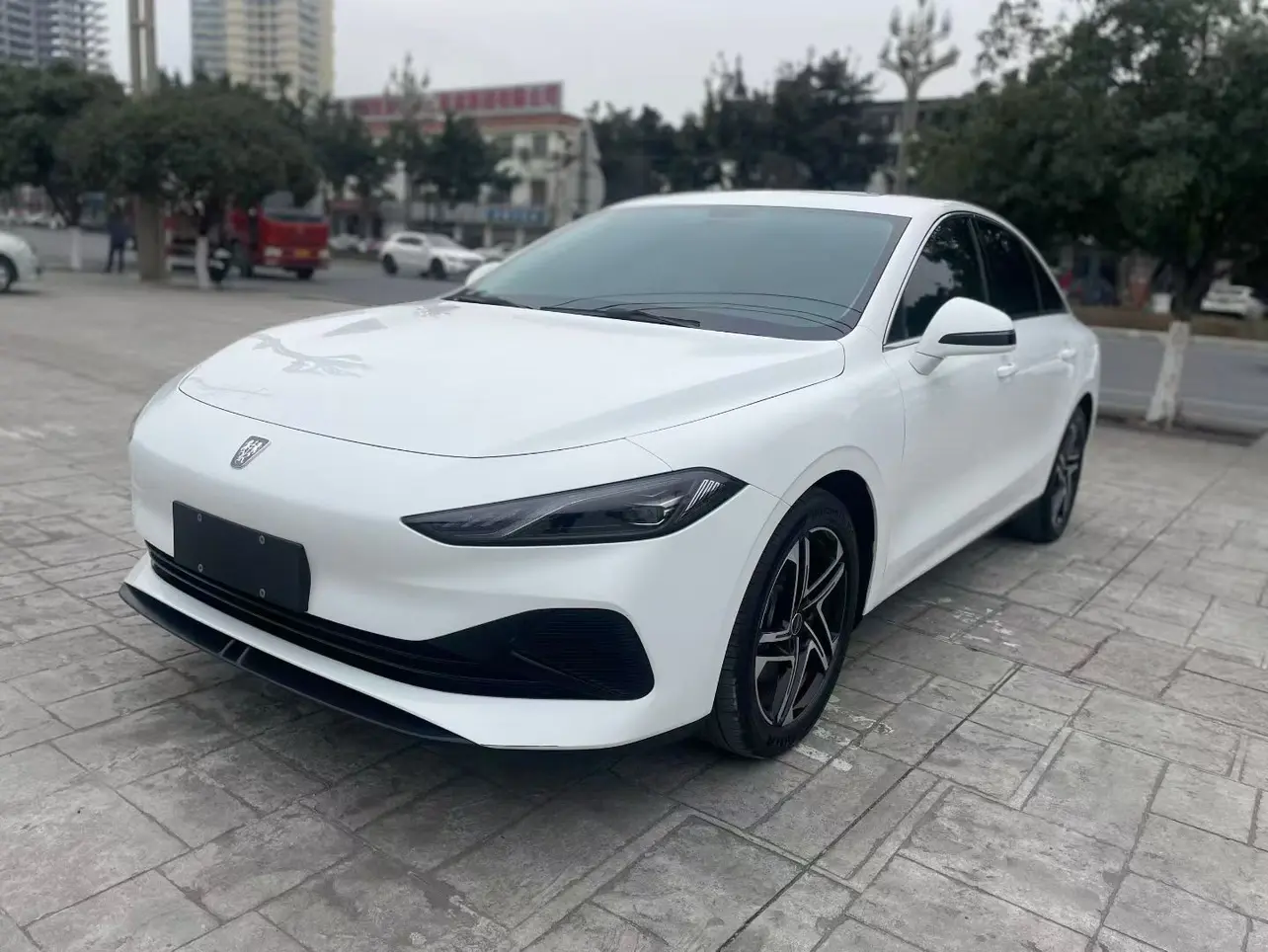 Roewe D7 DMH  из Китая