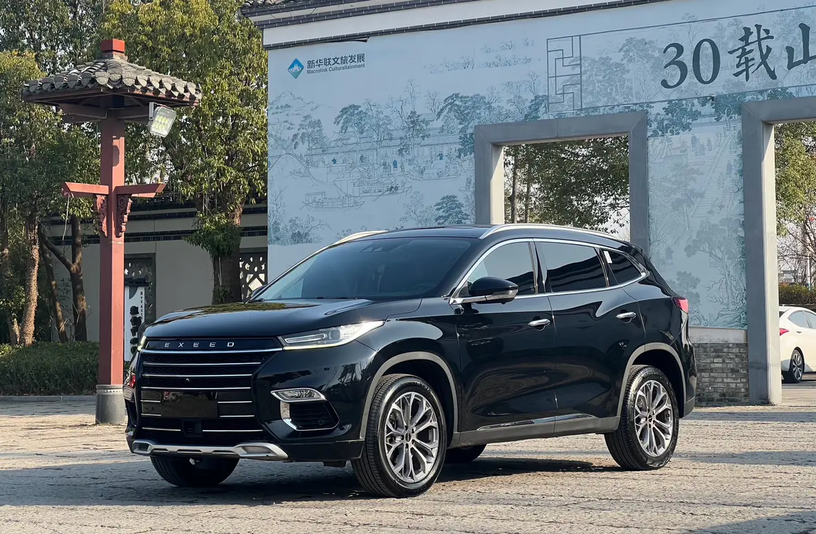 Exeed TXL (Stars in the clouds)  из Китая