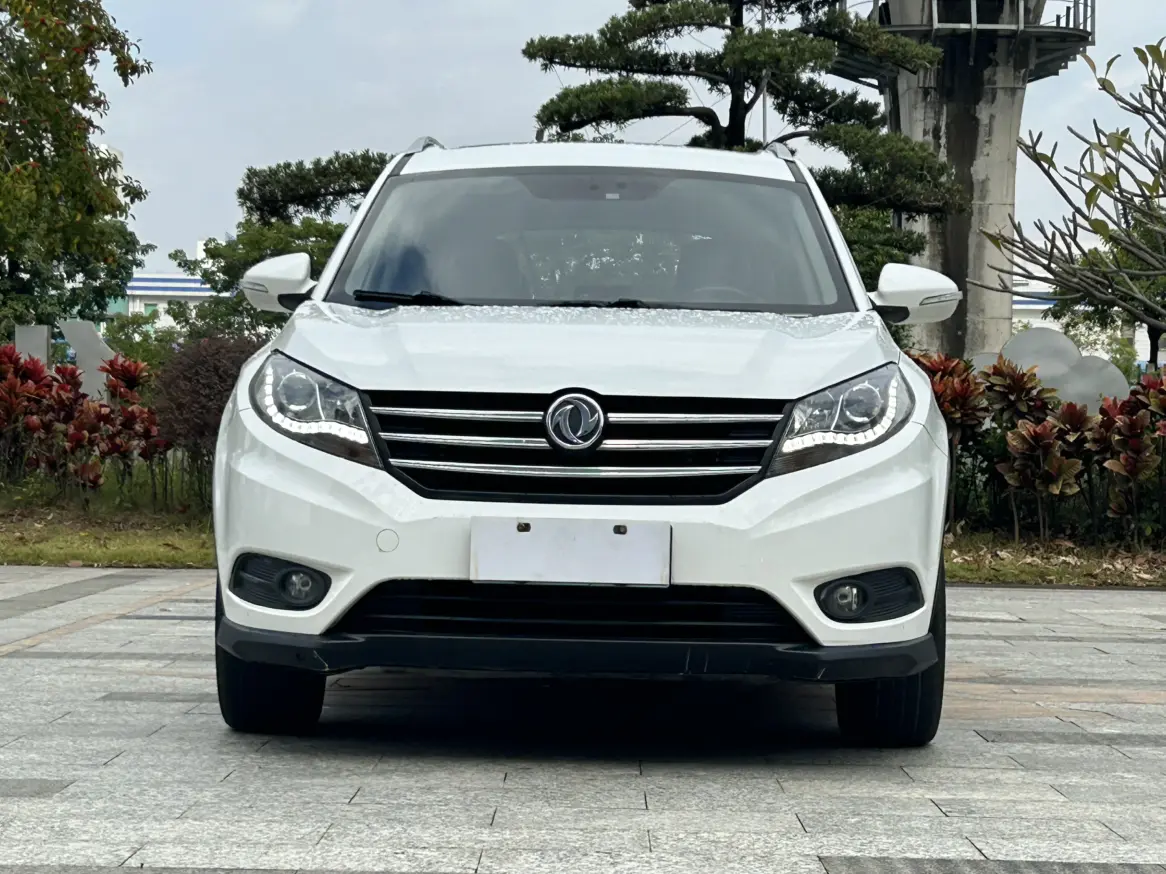 Dongfeng Fengon 580  из Китая