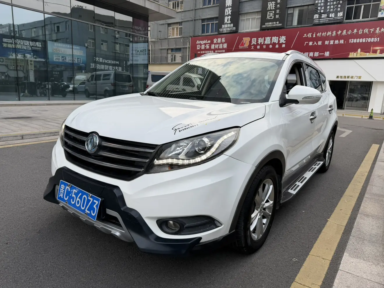 Dongfeng Fengon 580  из Китая