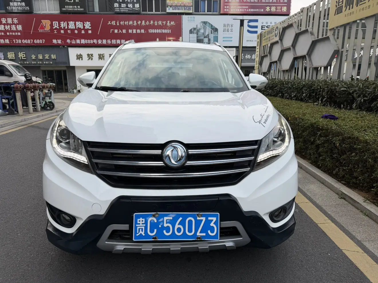 Dongfeng Fengon 580  из Китая