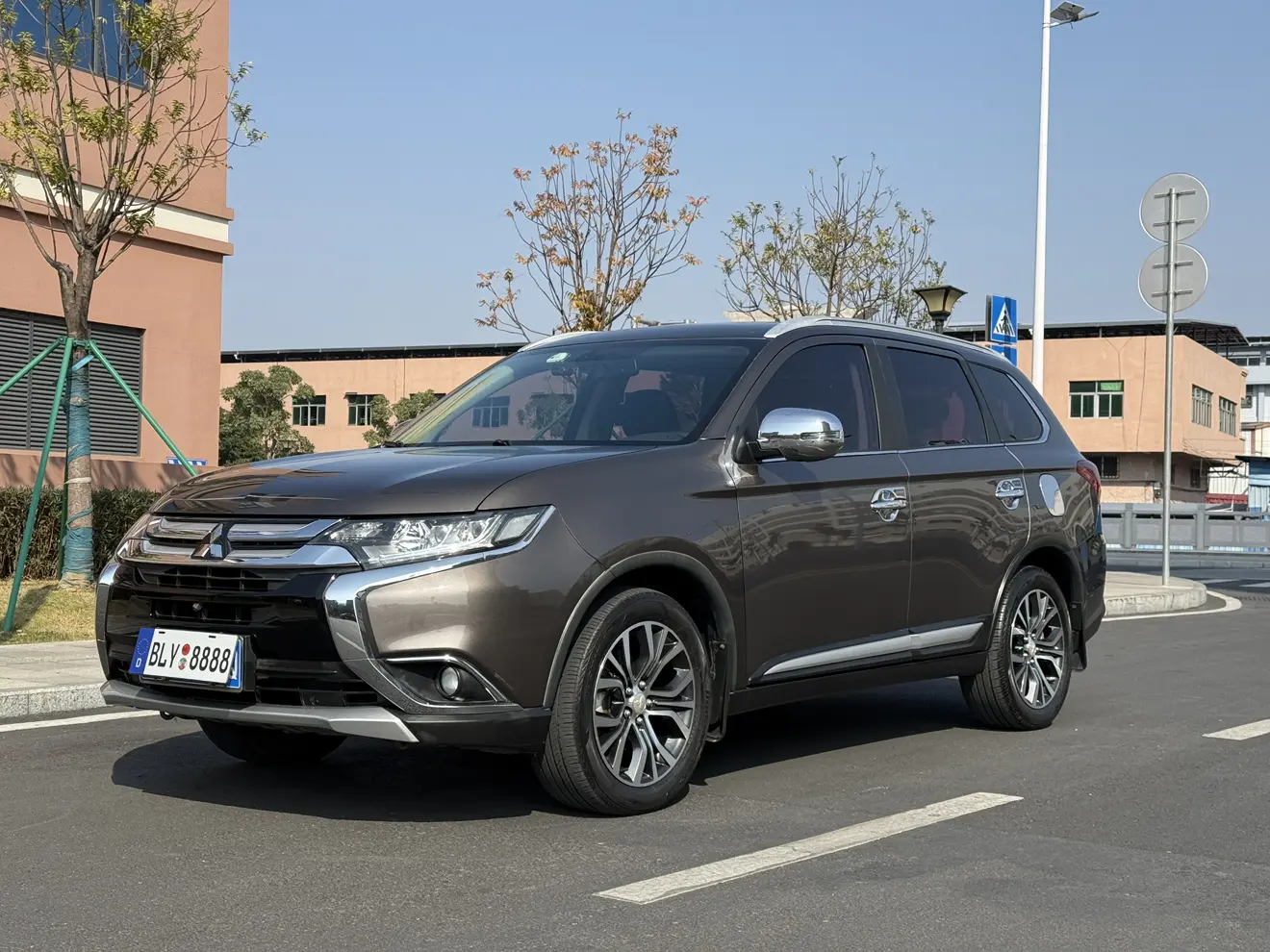 Mitsubishi Outlander  из Китая