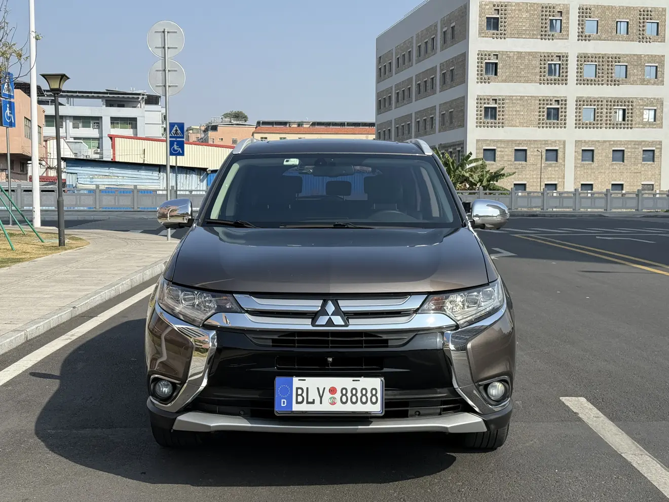 Mitsubishi Outlander  из Китая