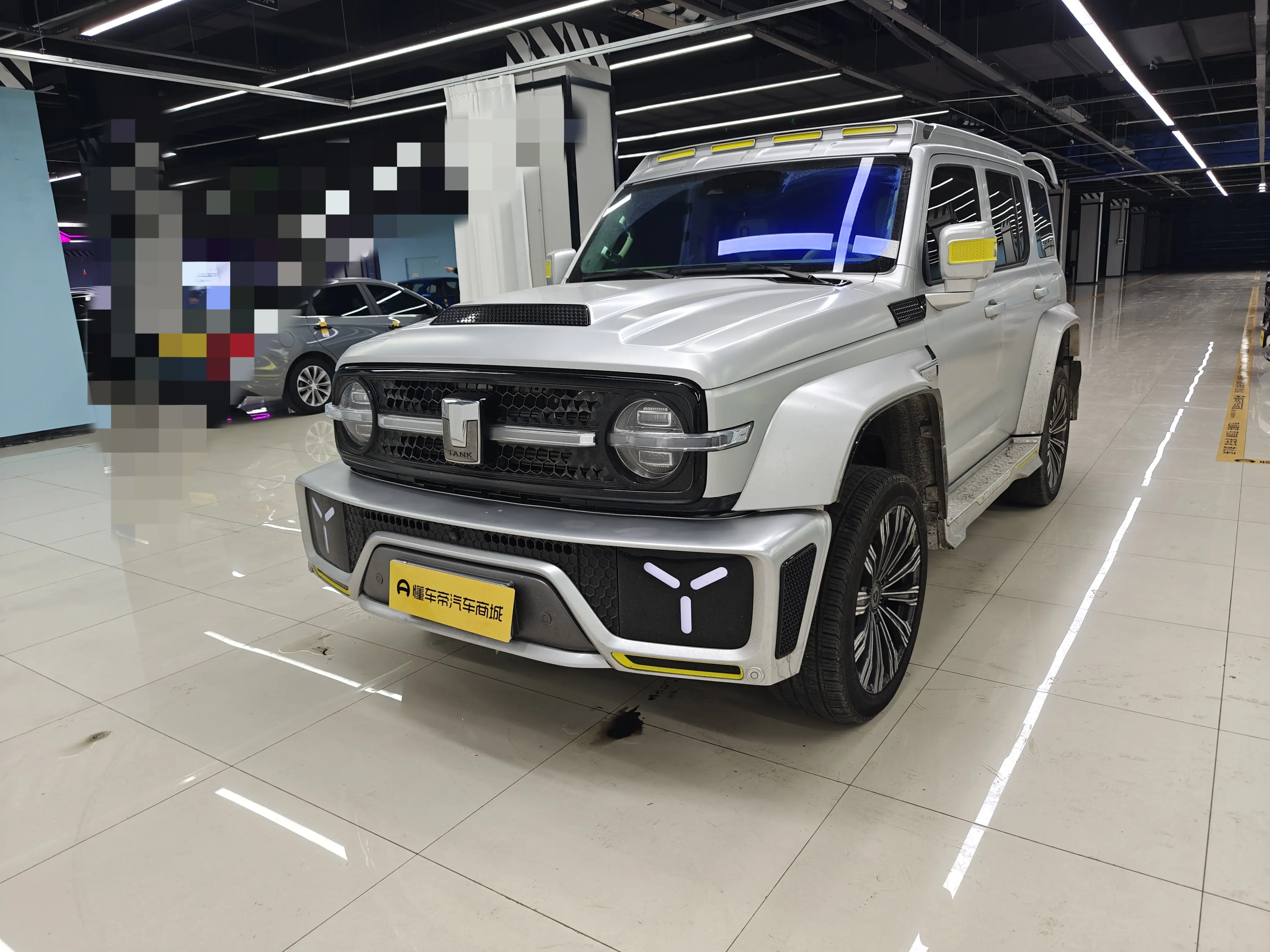 Tank Cyber  300  из Китая