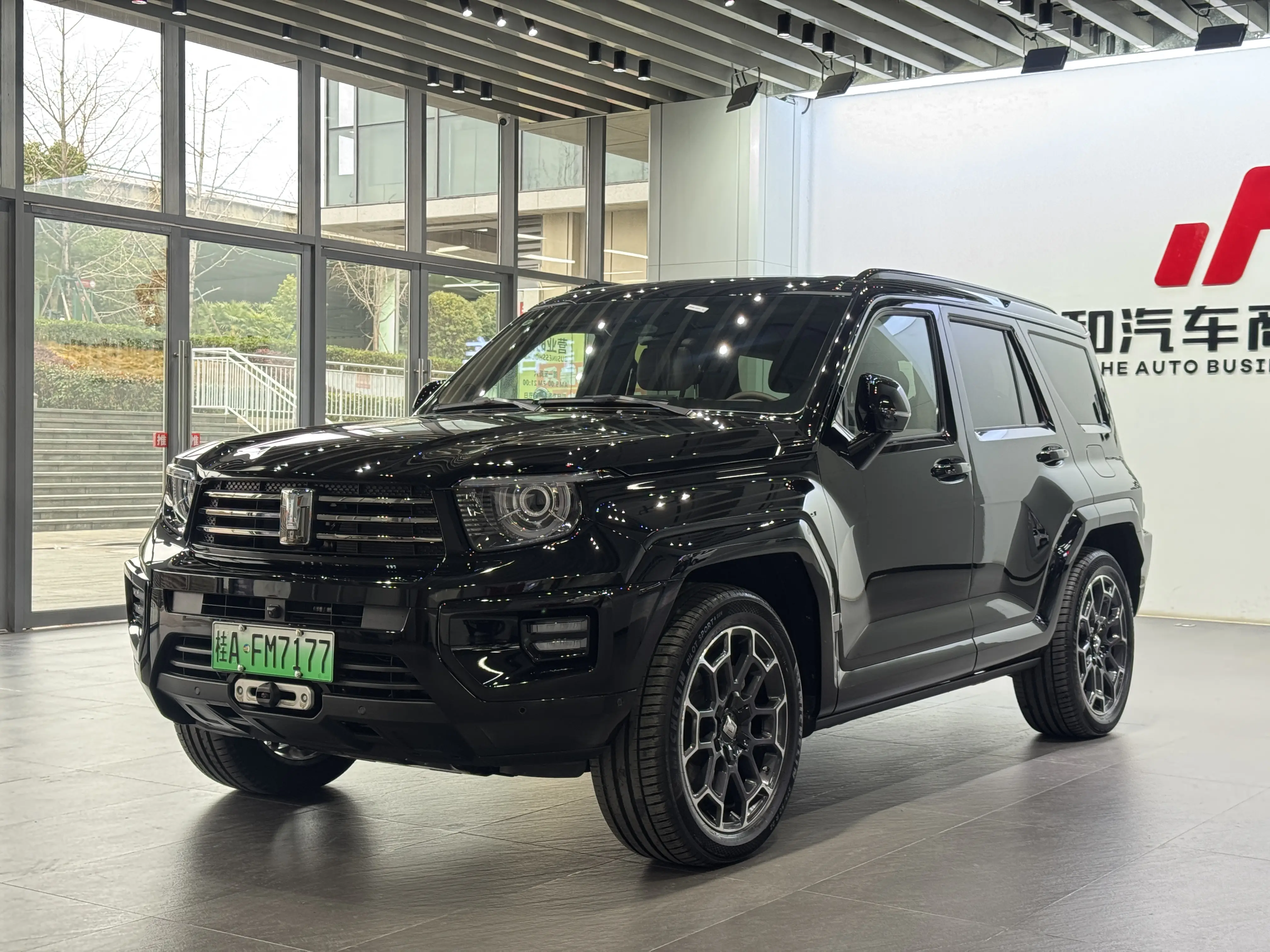 Tank 700 Hi4-T  из Китая