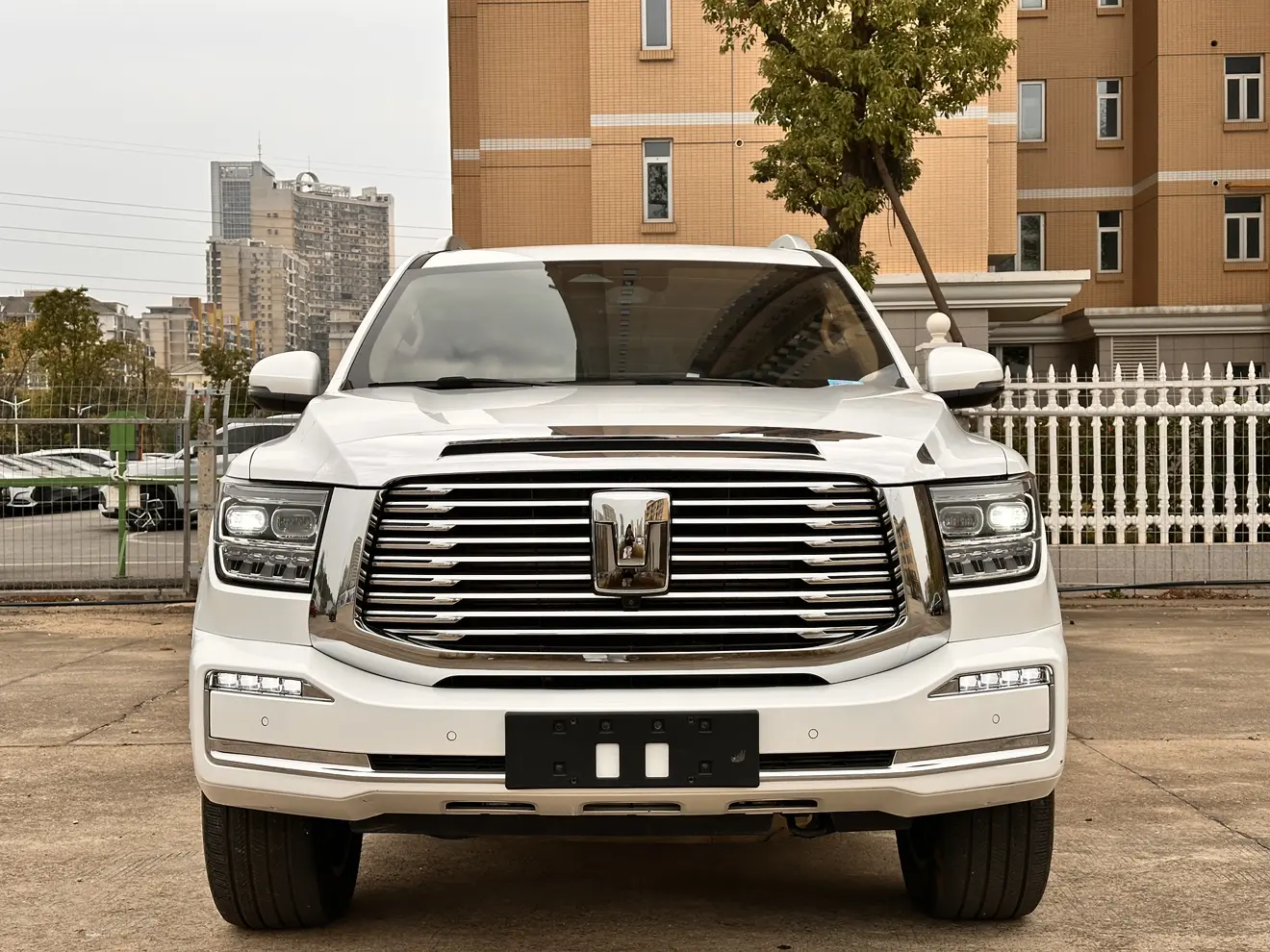 Tank 500 Hi4-T  из Китая