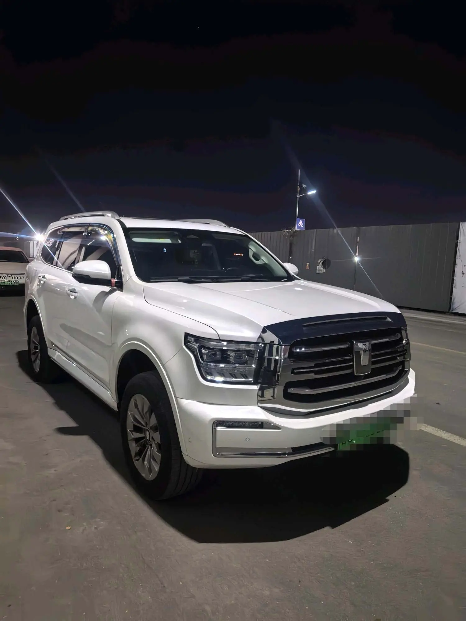 Tank 500 Hi4-T  из Китая