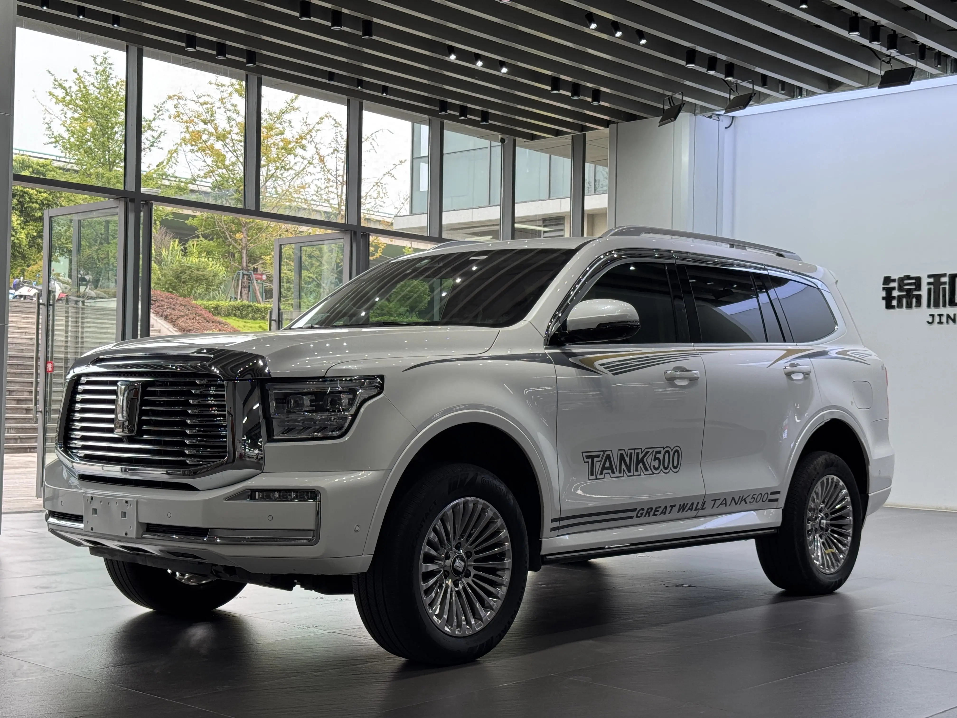 Tank 500  из Китая