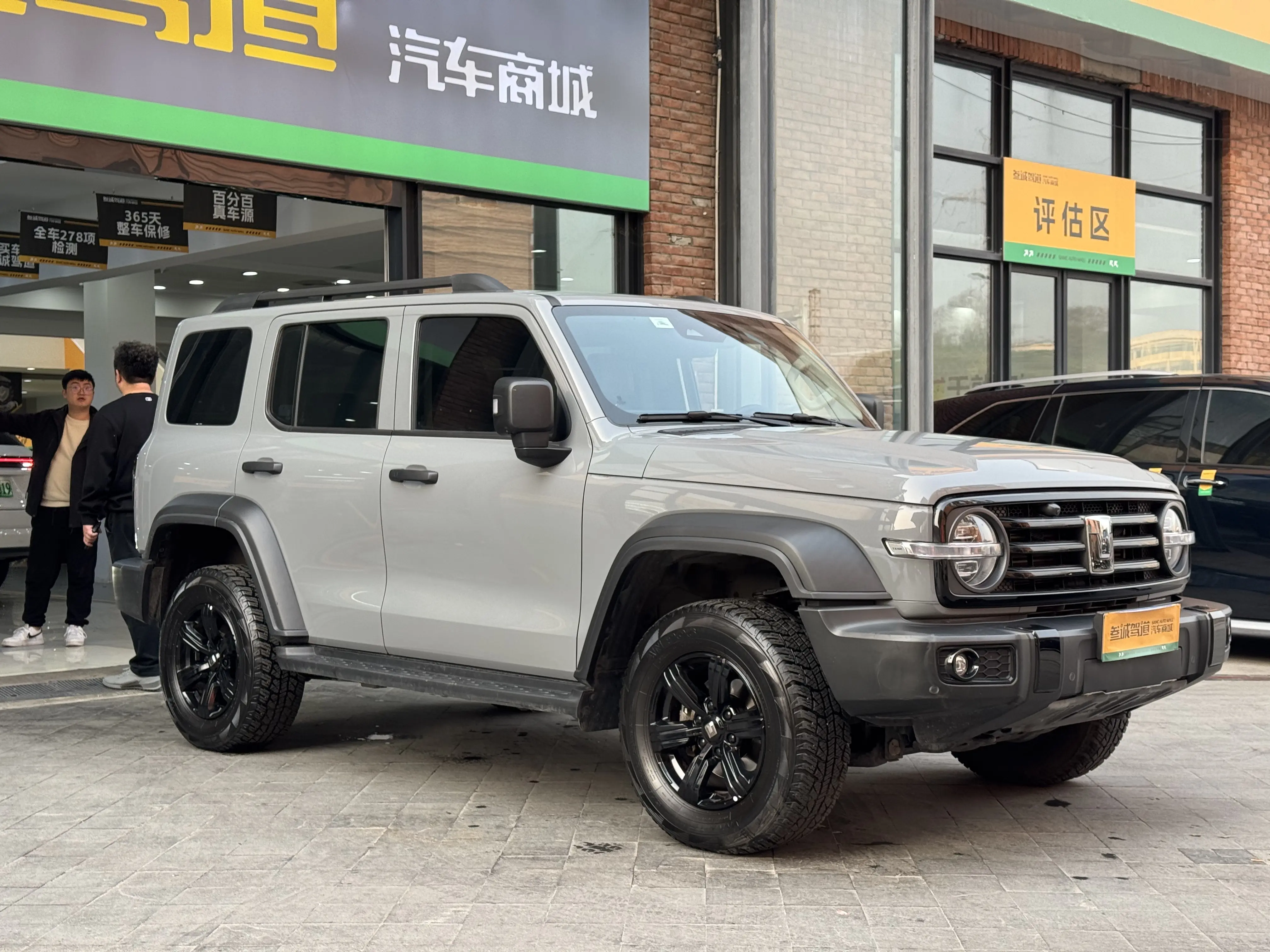 Tank 300  из Китая