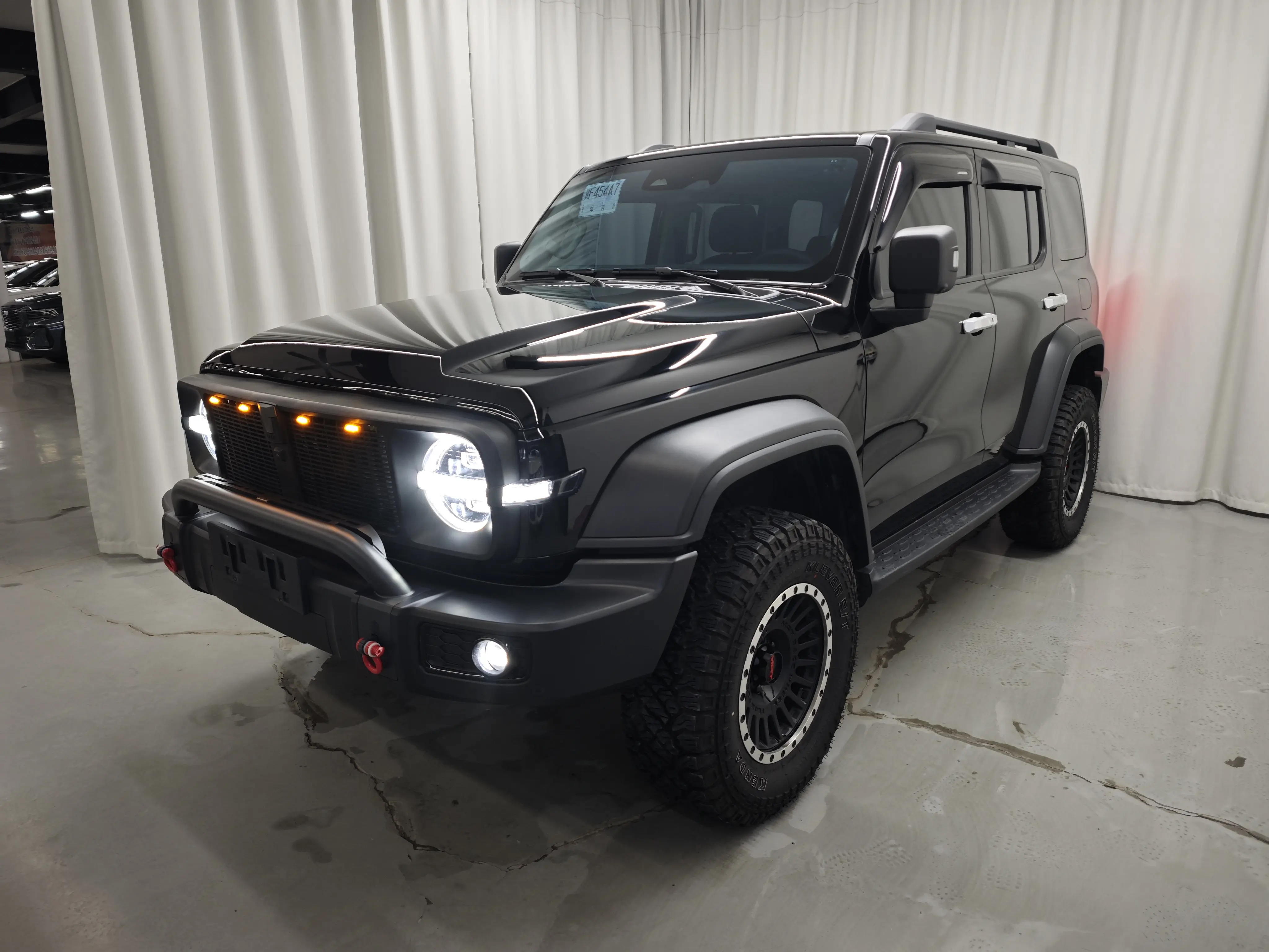 Tank 300  из Китая