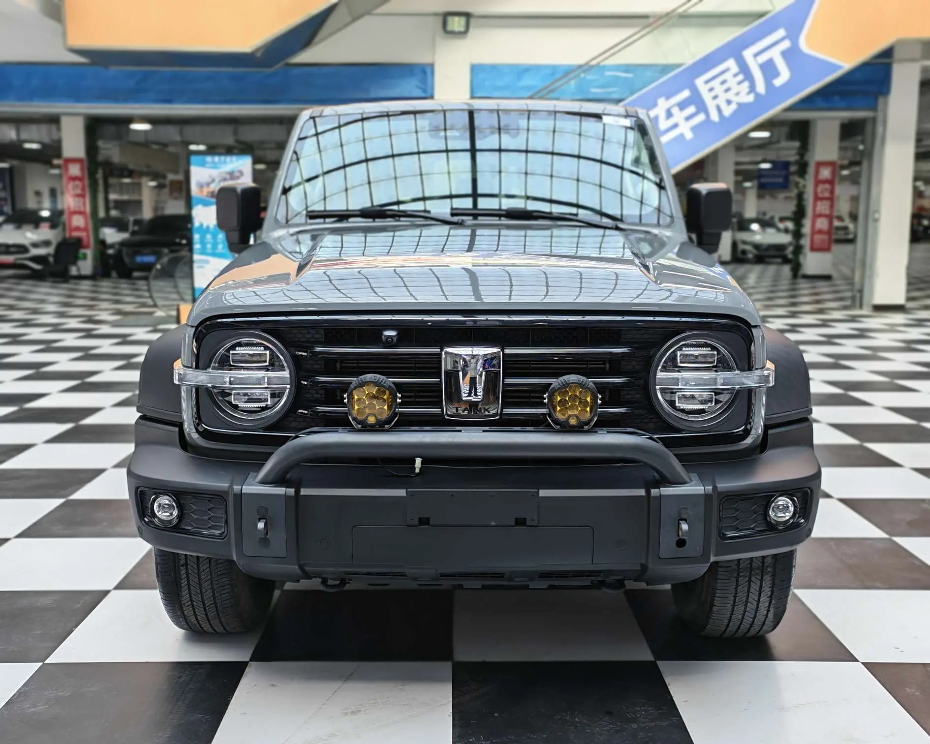 Tank 300  из Китая