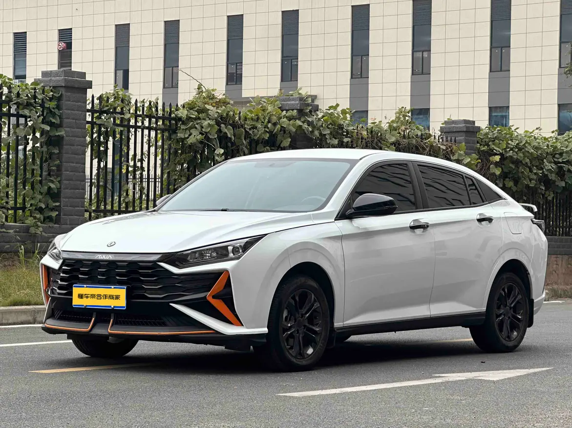 Dongfeng Yixuan  из Китая