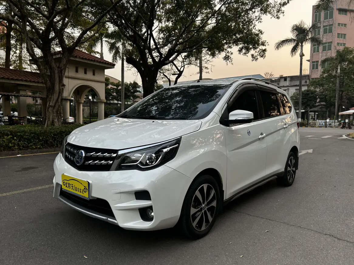 Kai Chen Venucia M50V  из Китая