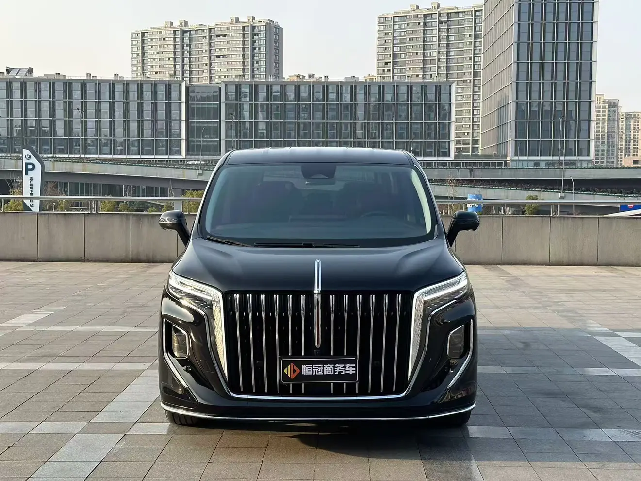 Hongqi HQ9  из Китая