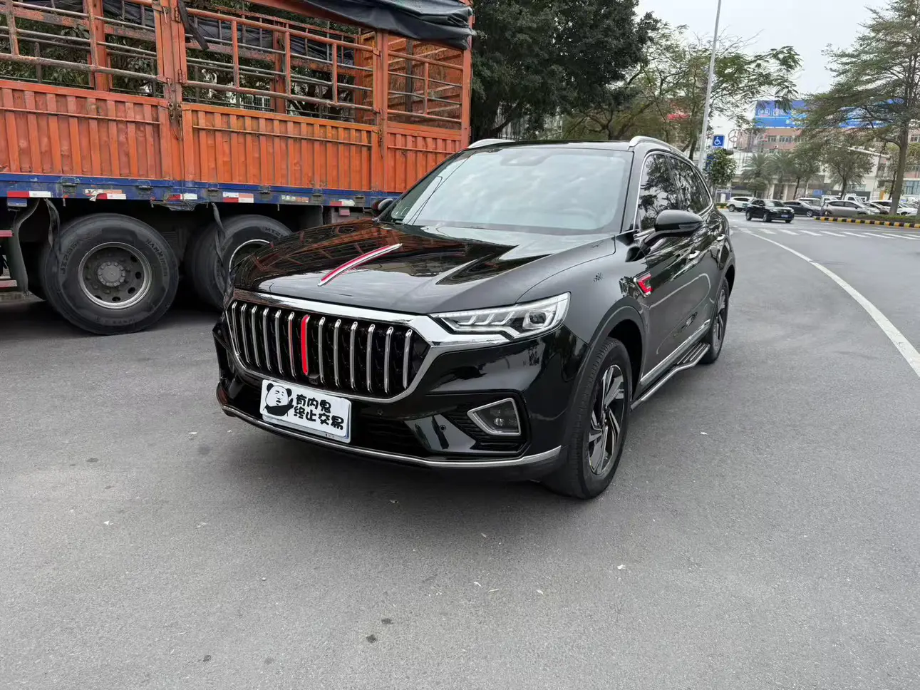 Hongqi HS5  из Китая