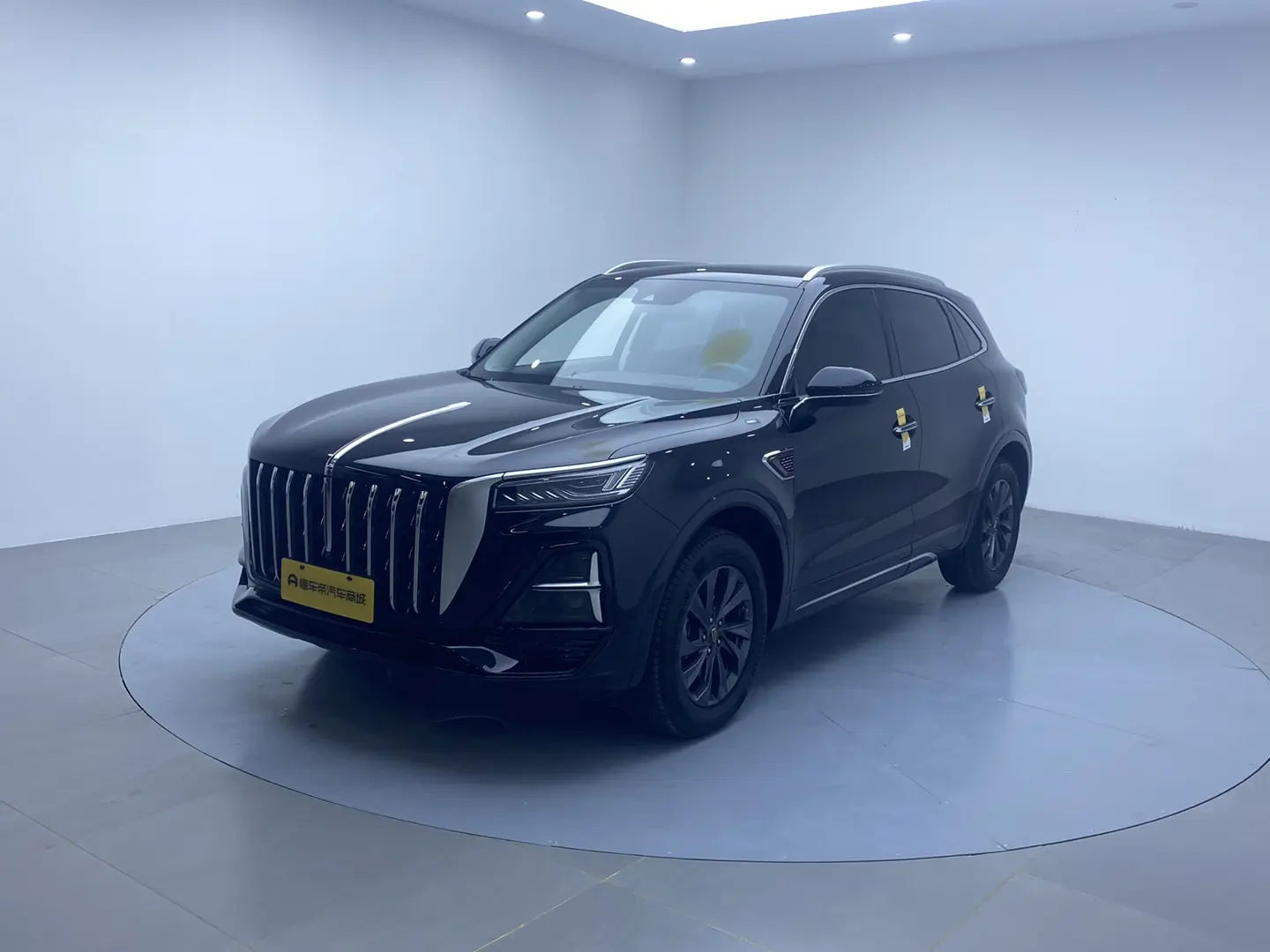 Hongqi HS5  из Китая