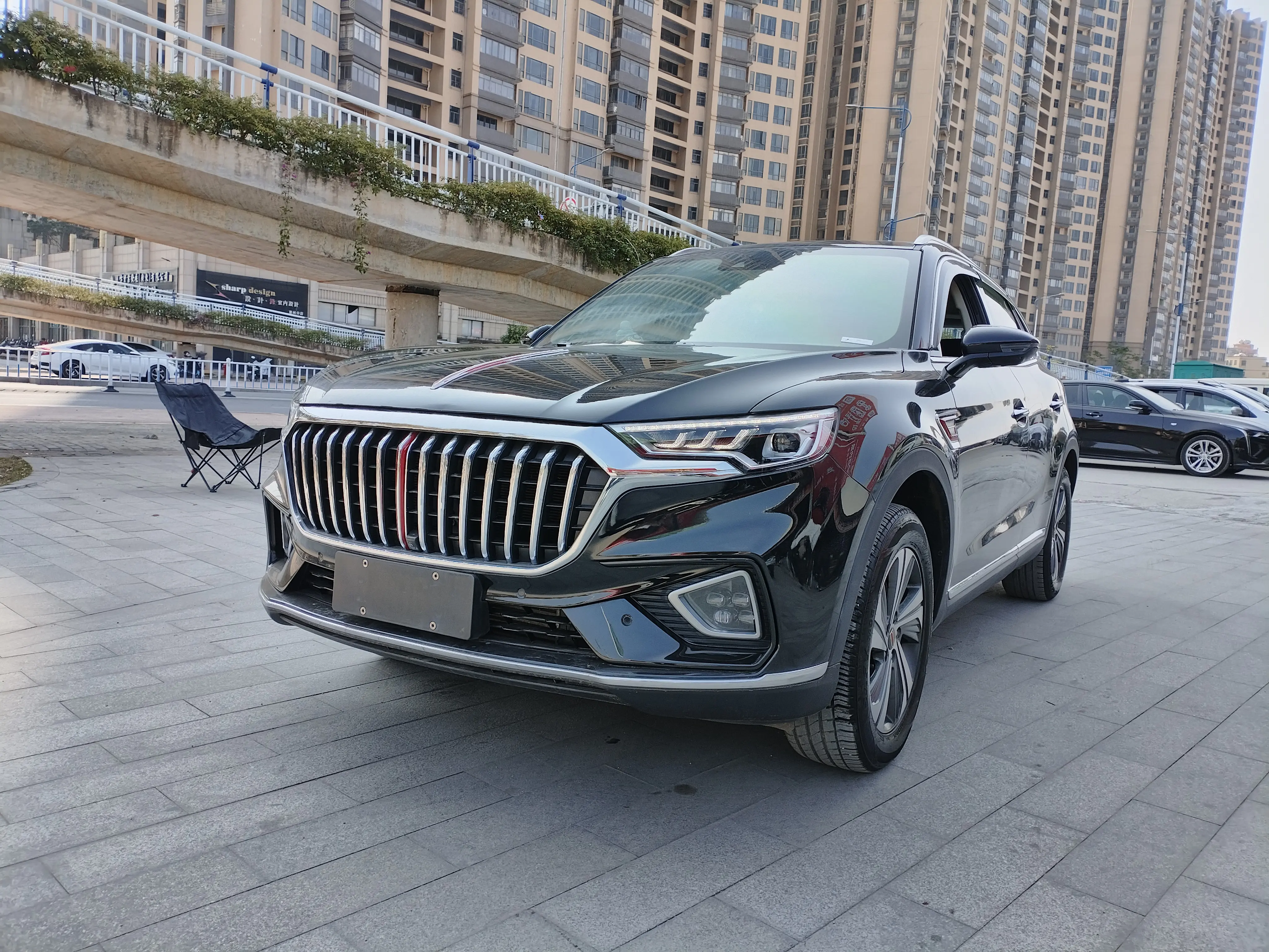 Hongqi HS5  из Китая