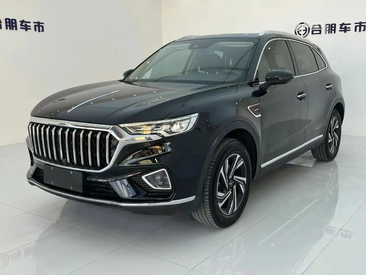 Hongqi HS5  из Китая