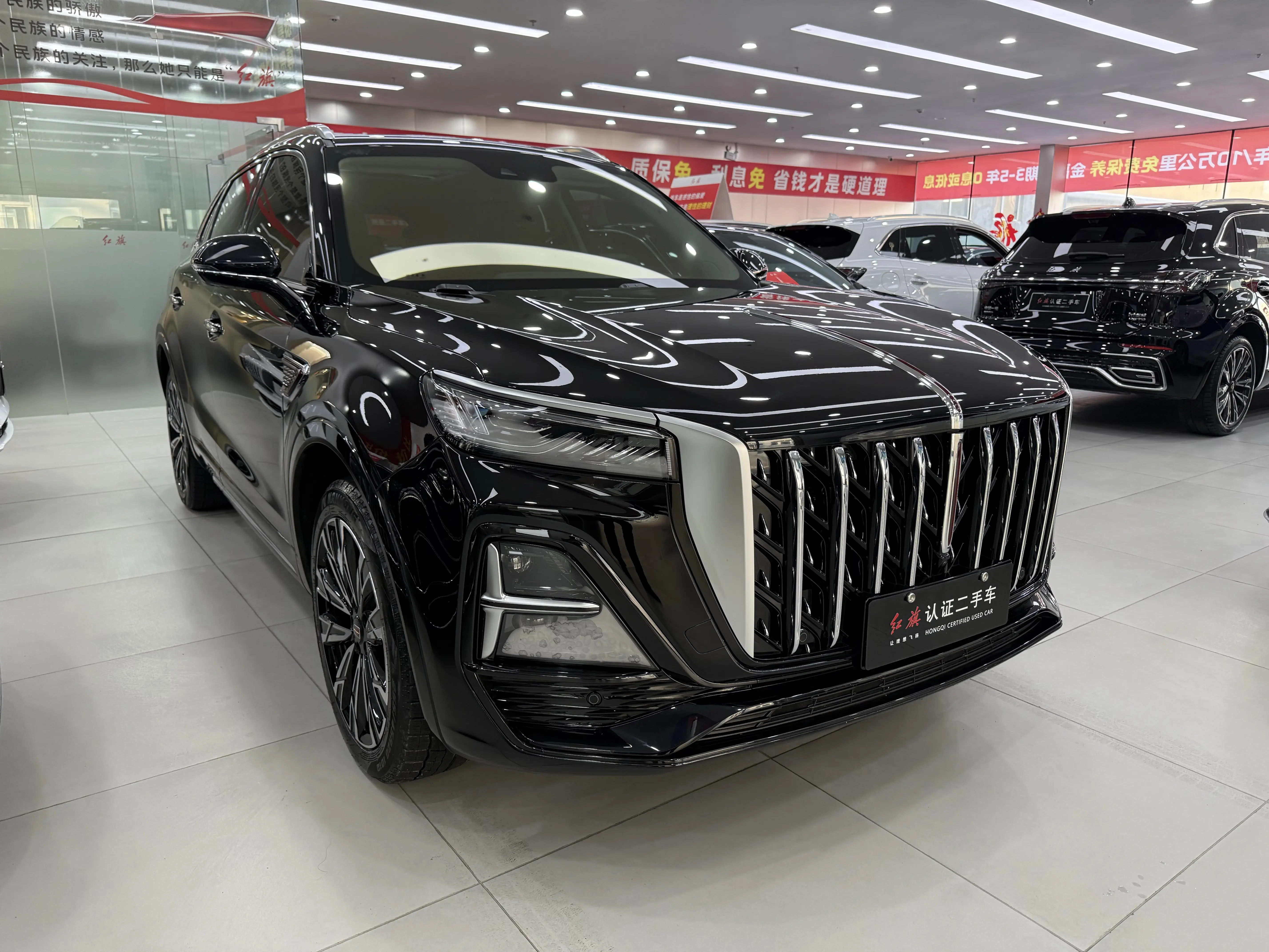 Hongqi HS5  из Китая