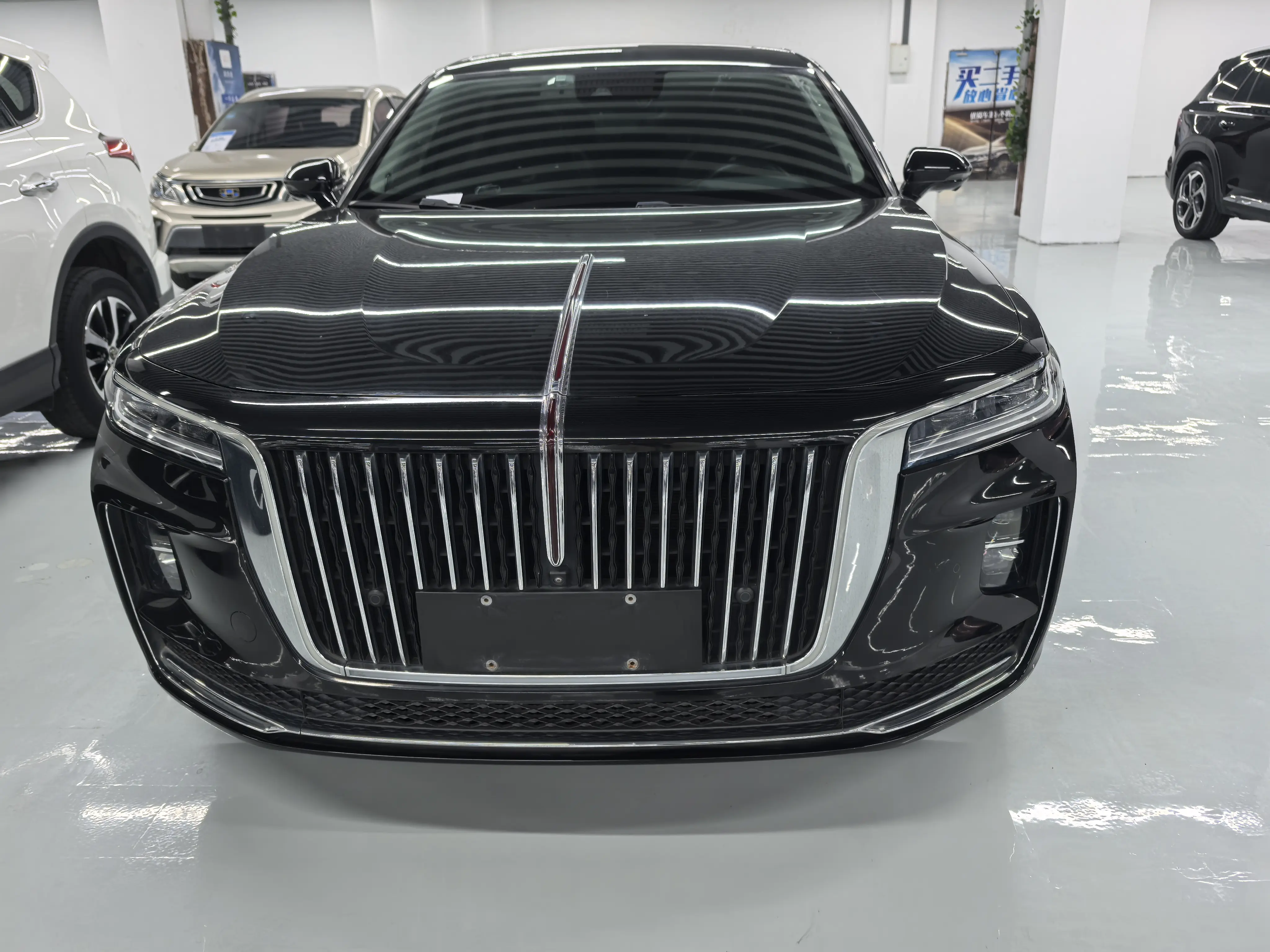 Hongqi H9  из Китая