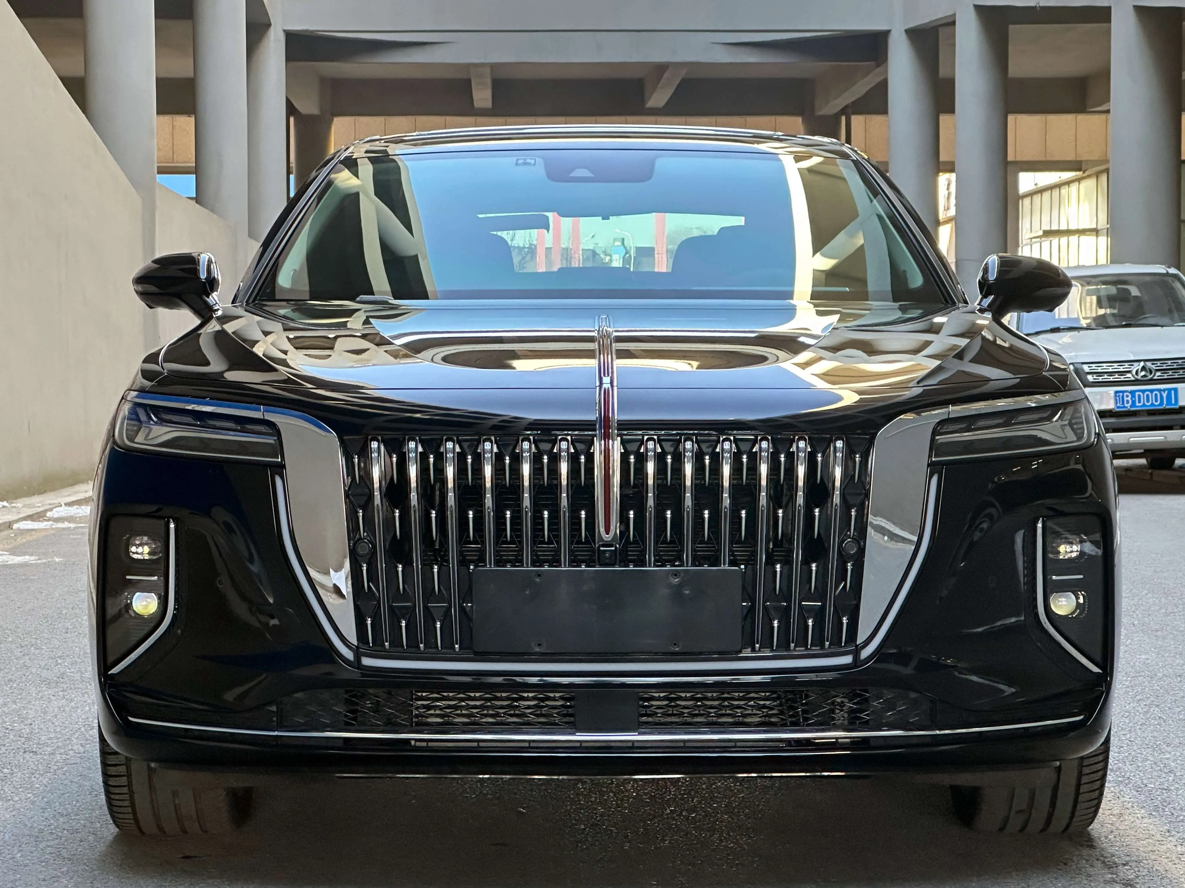 Hongqi H9  из Китая