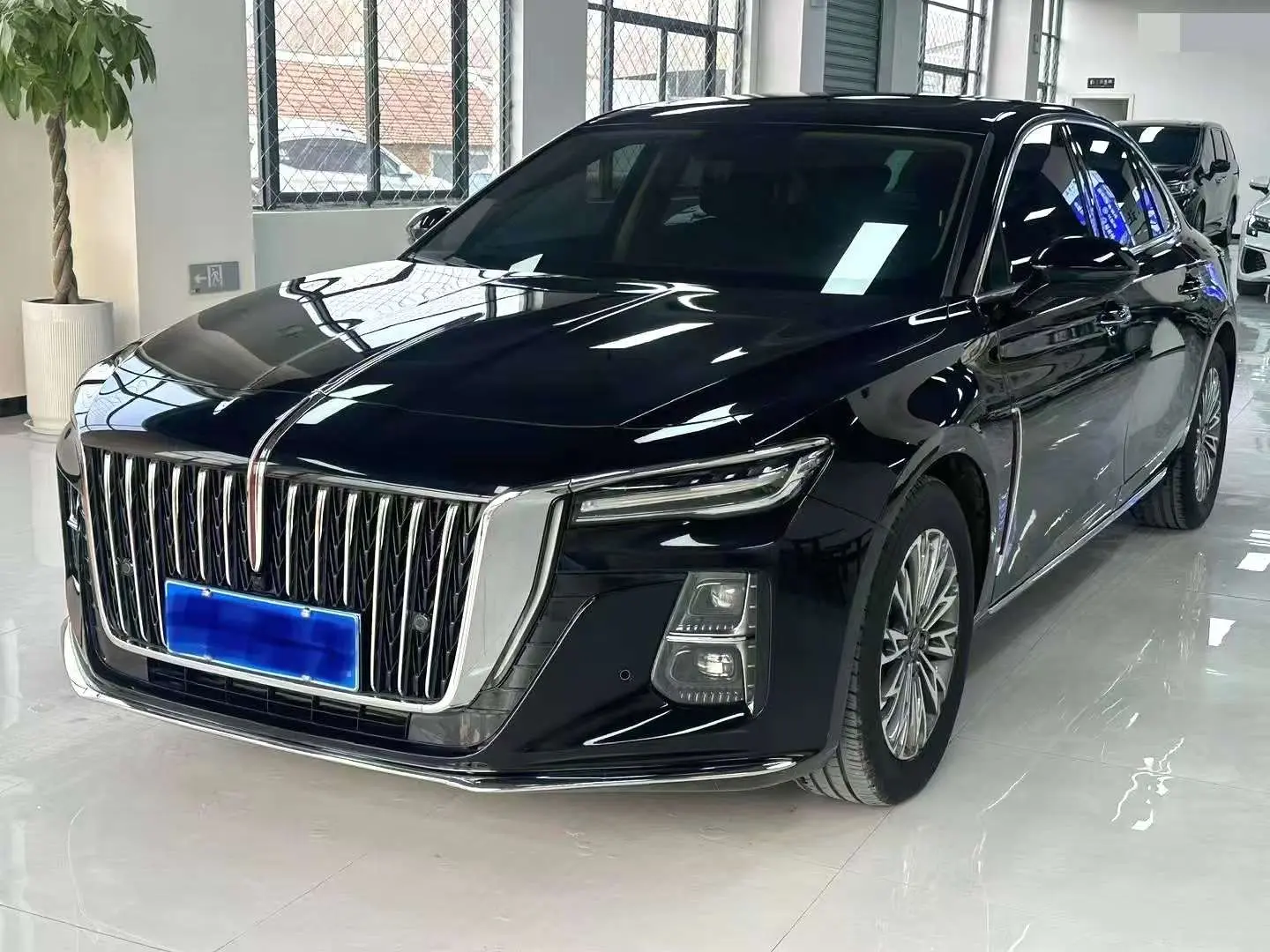 Hongqi H5  из Китая