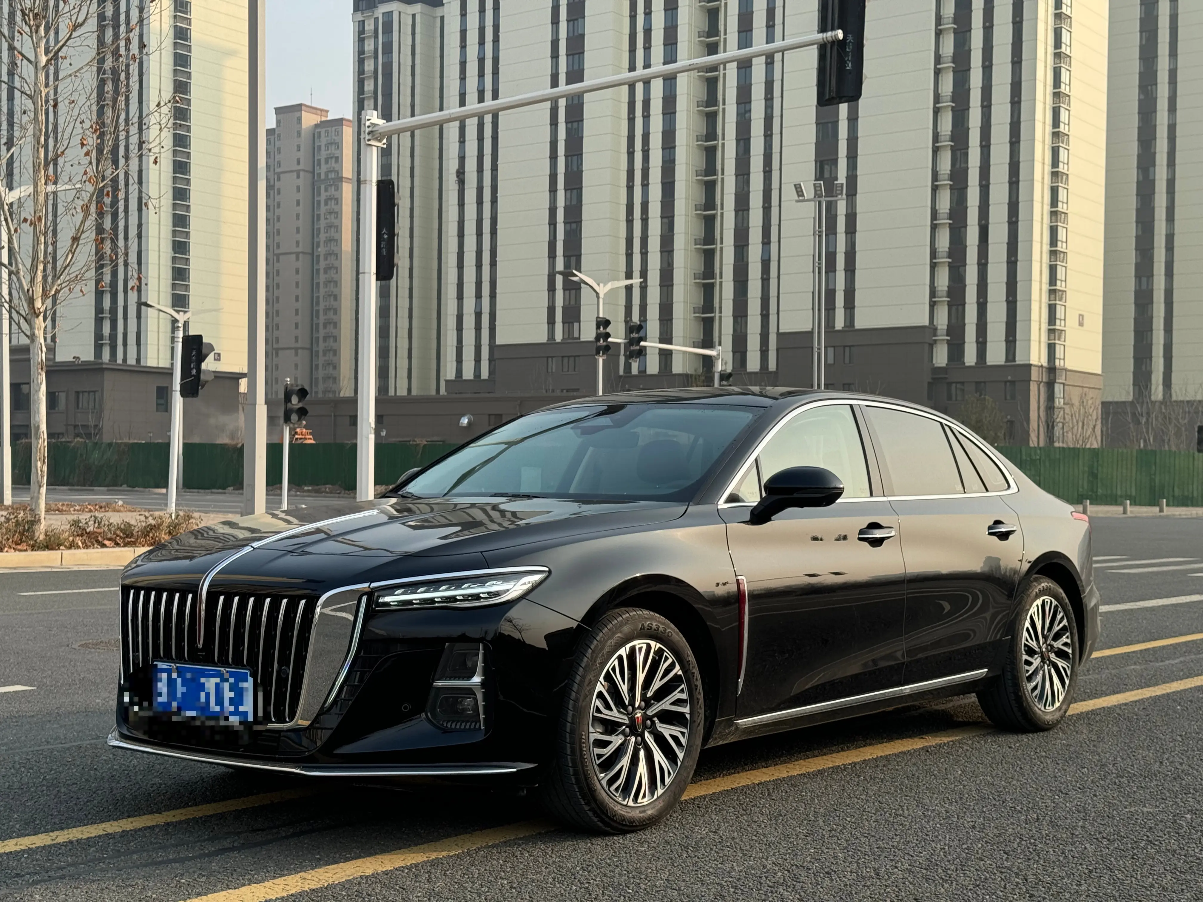 Hongqi H5  из Китая