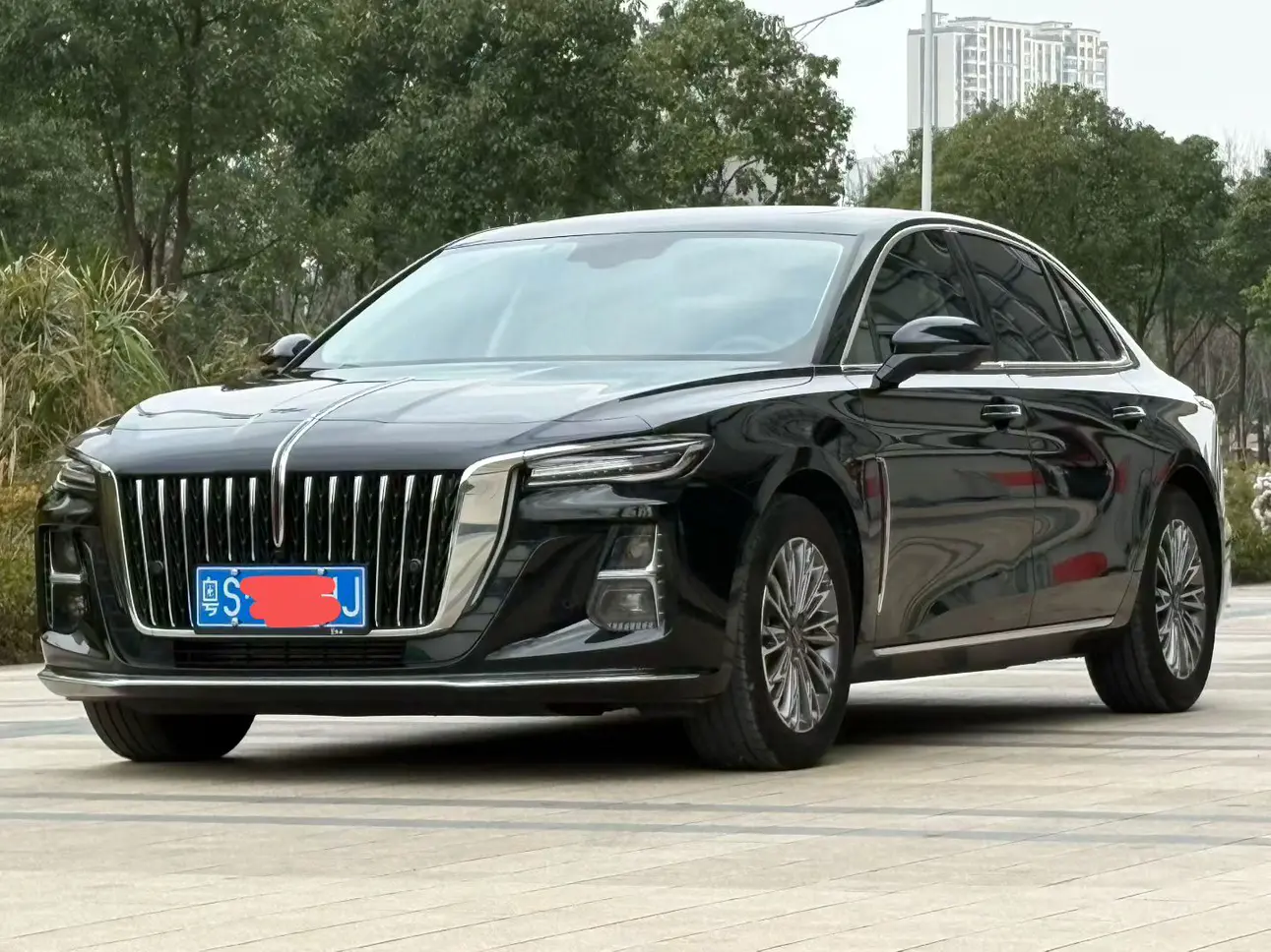 Hongqi H5  из Китая