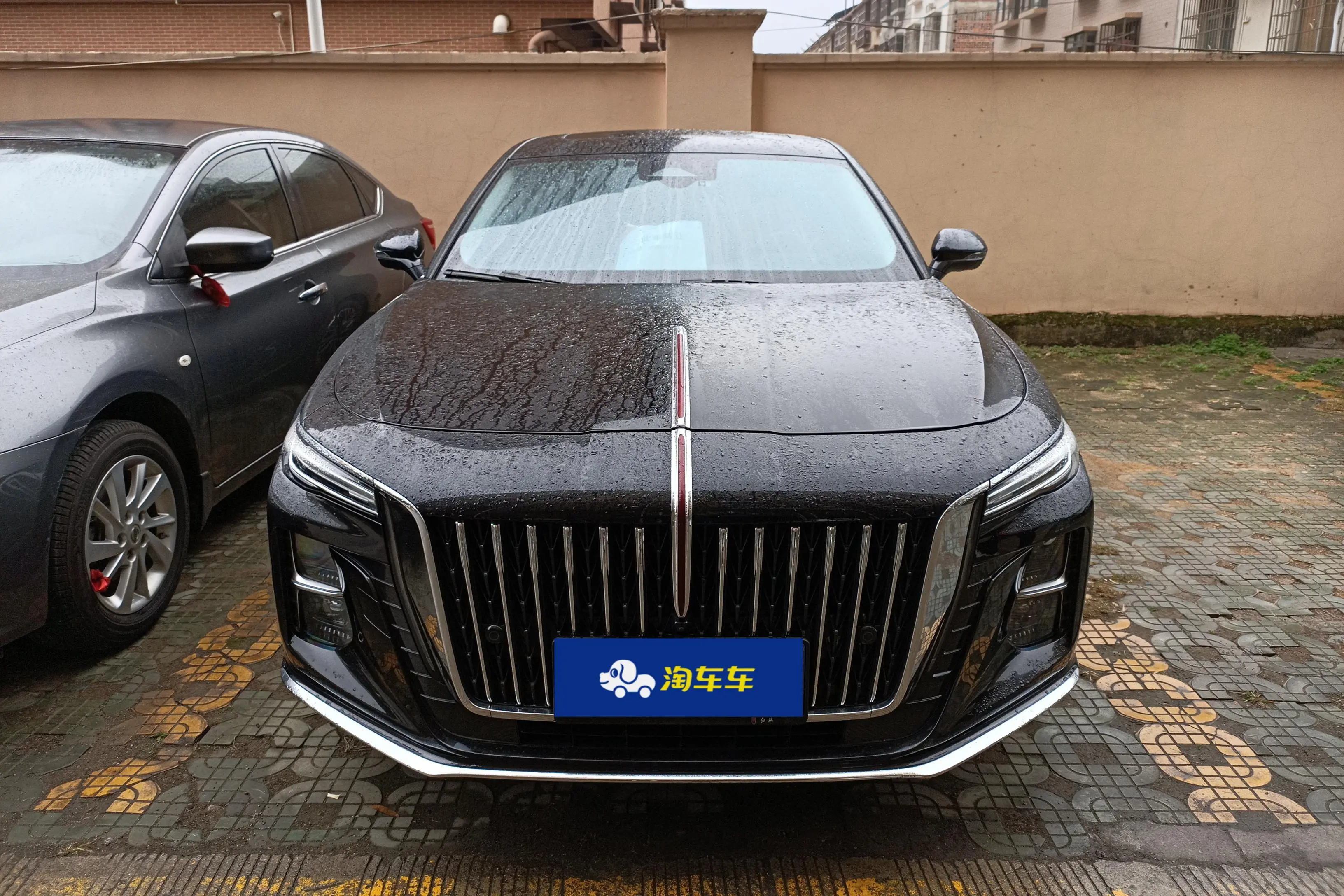 Hongqi H5  из Китая