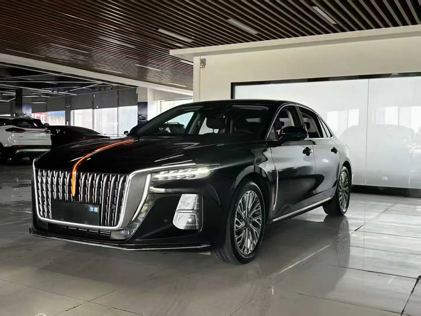 Hongqi H5  из Китая