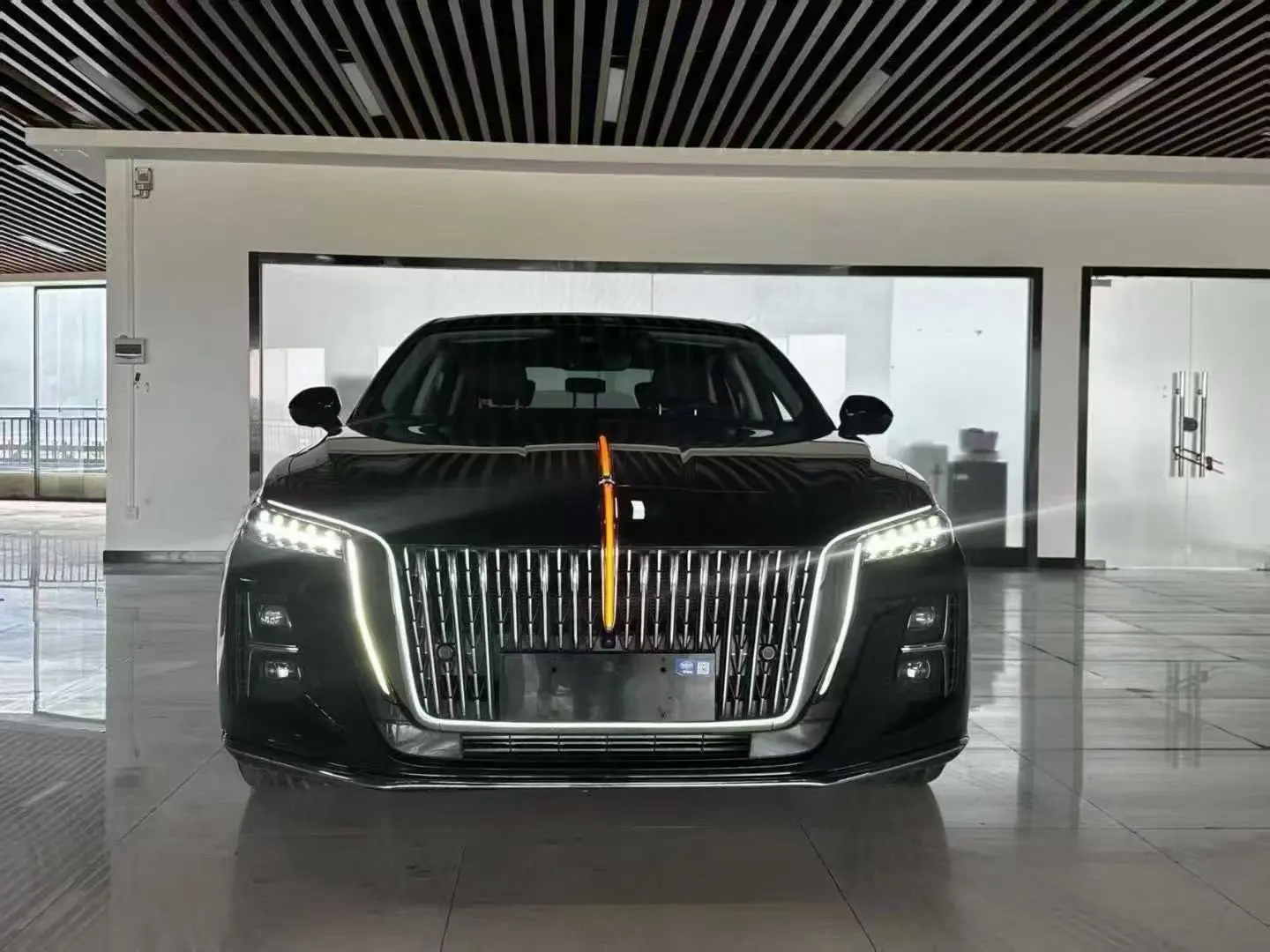Hongqi H5  из Китая