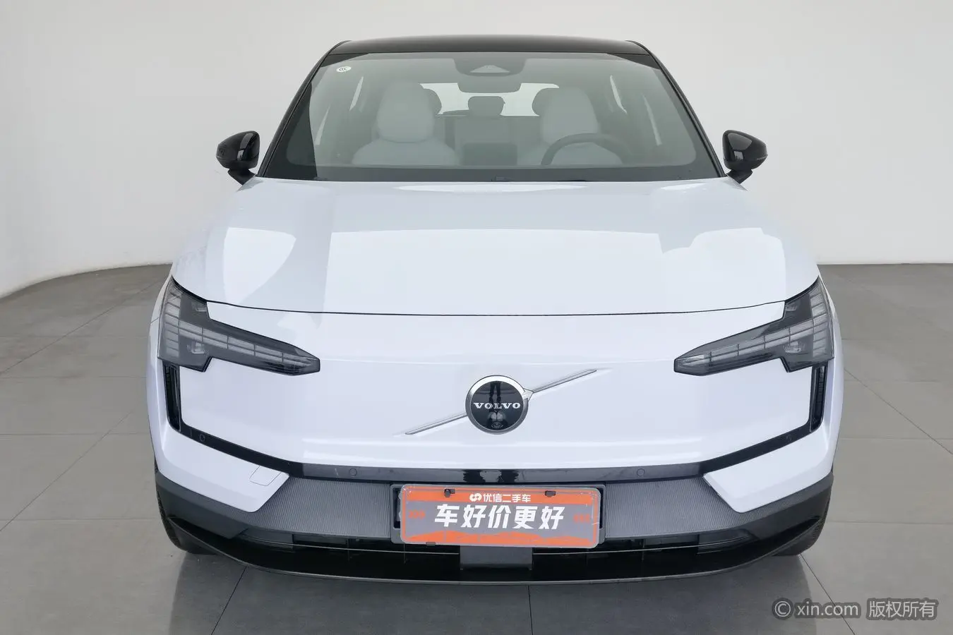 Volvo EX30  из Китая